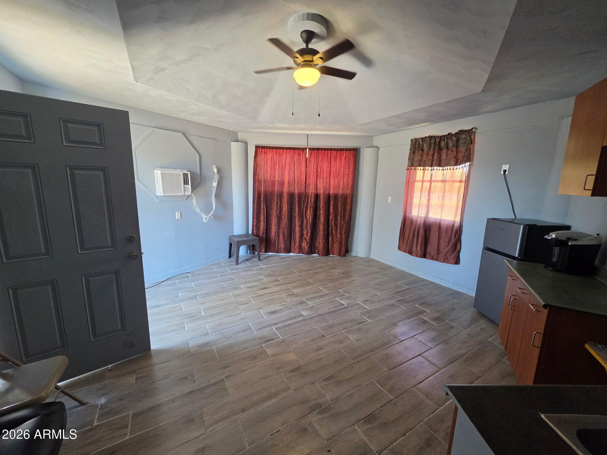 4333 W Carver Road B