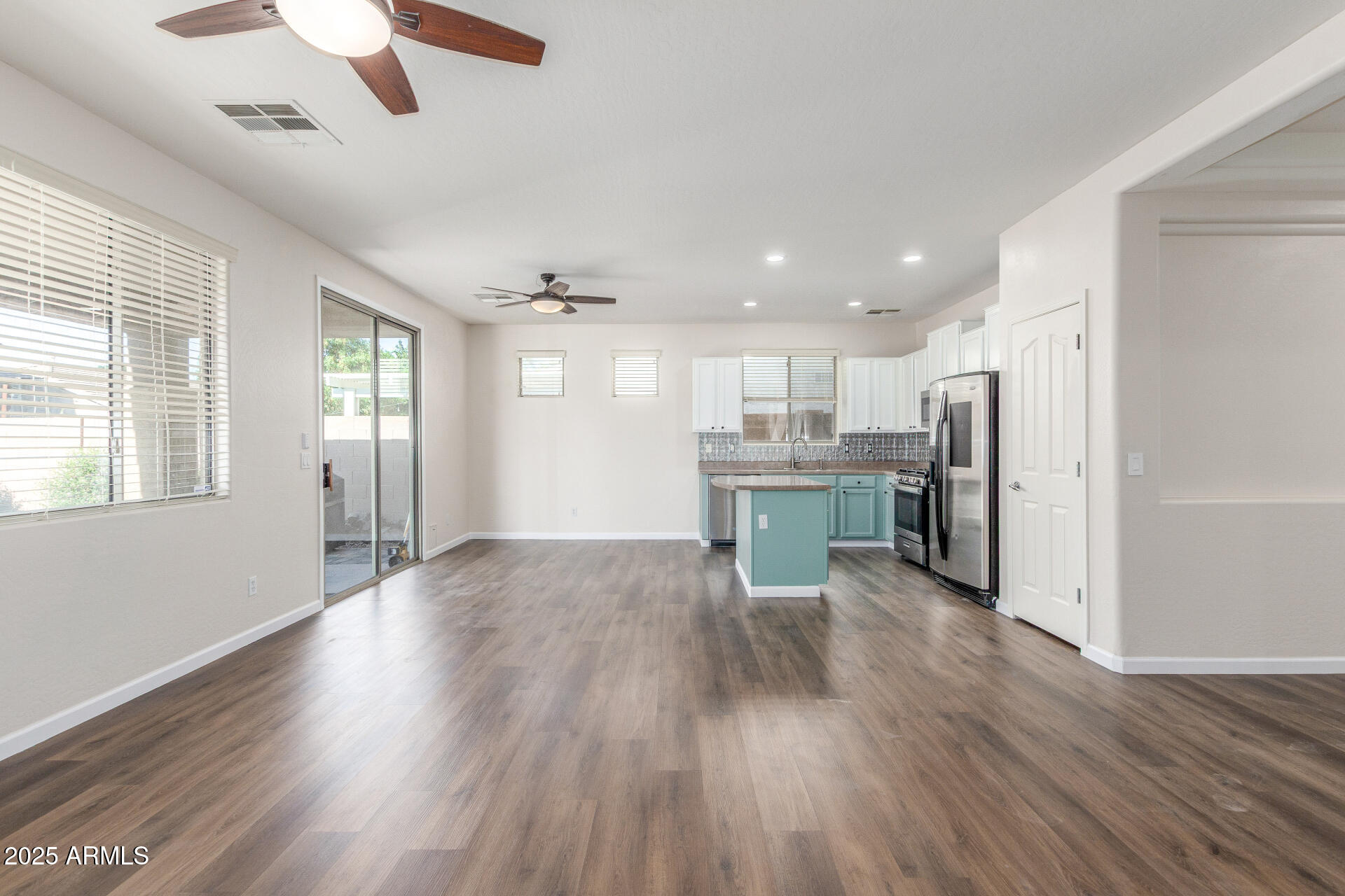 Homes 2 19318 E REINS Road