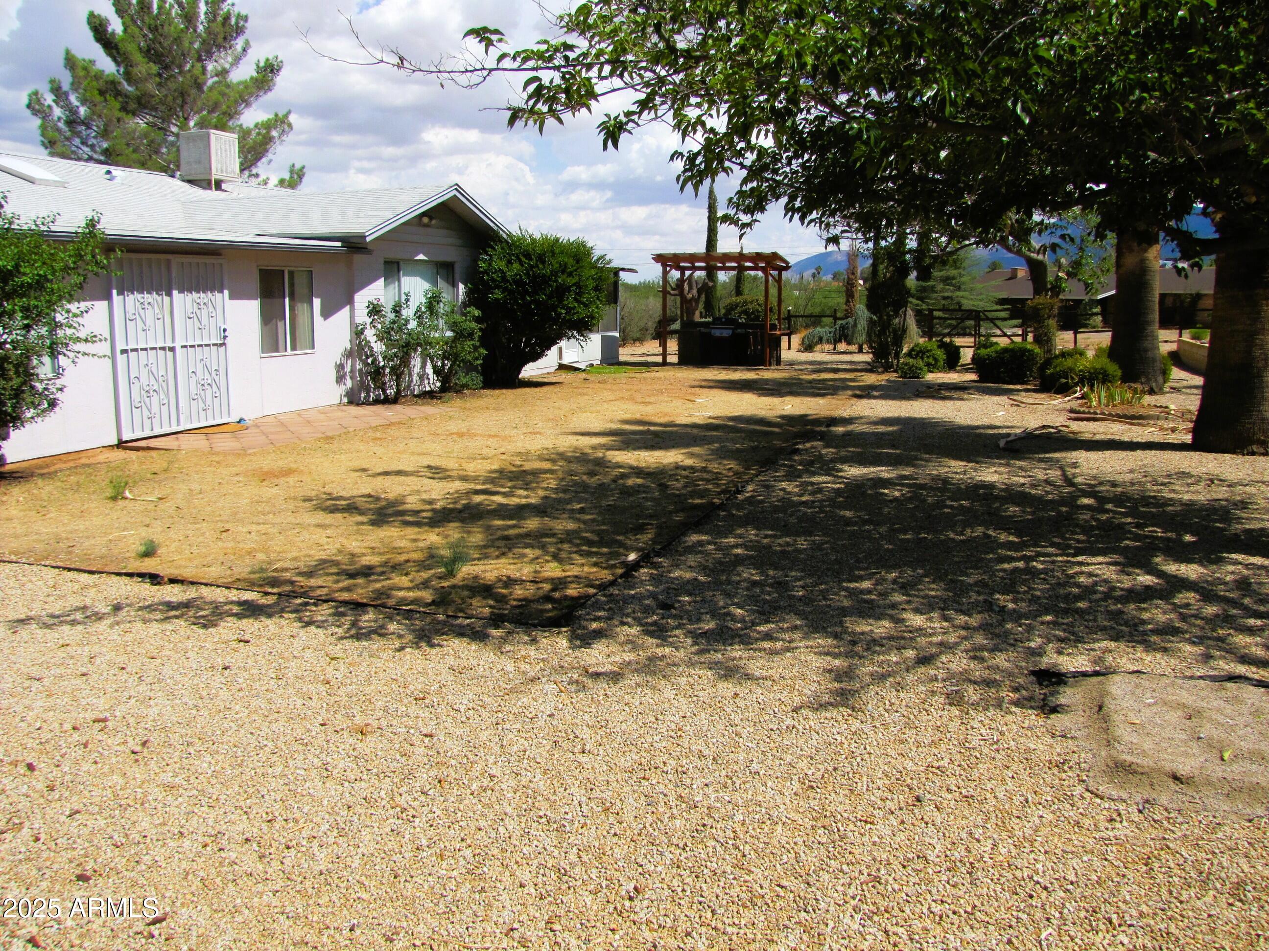 VILLAGE MEADOWS ESTATES - Residential Lease