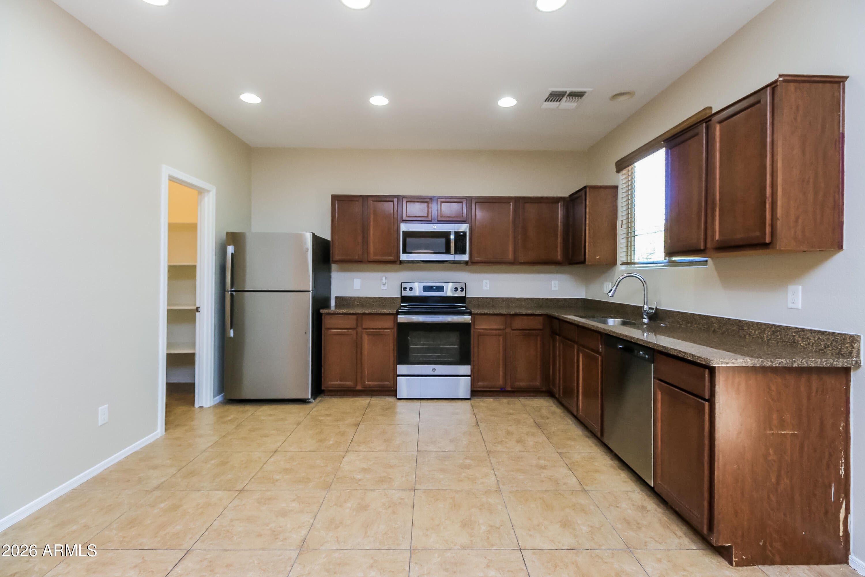 42480 W SANTA FE Street