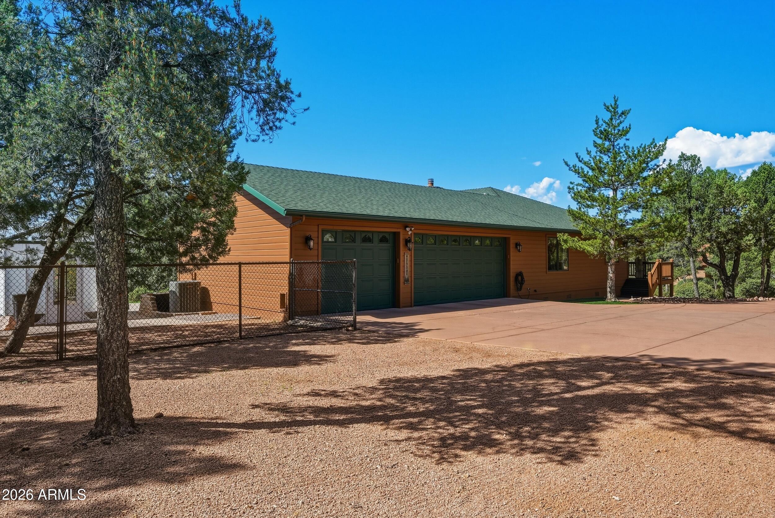 401 N WHITETAIL Drive