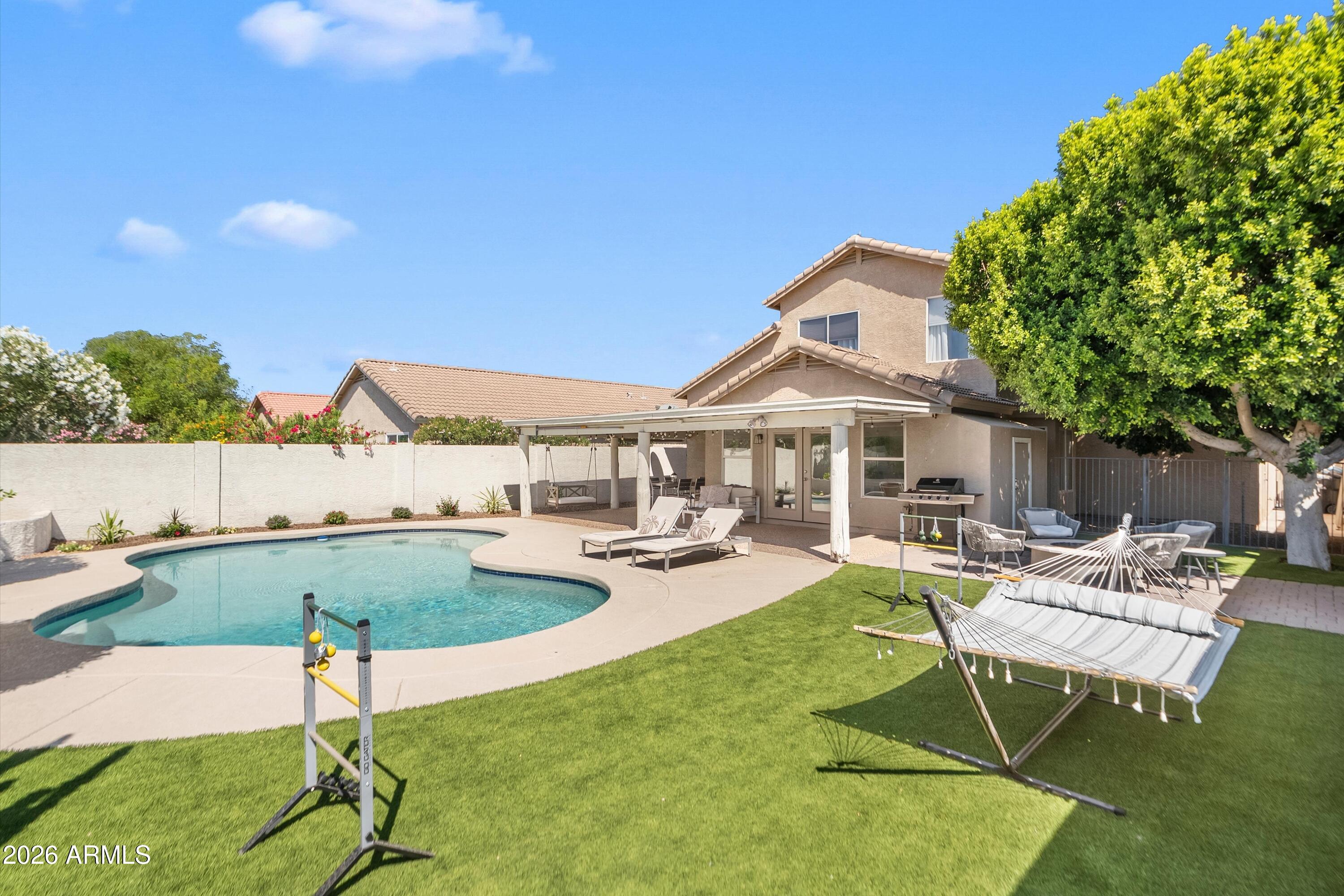 4003 W ROSE GARDEN Lane