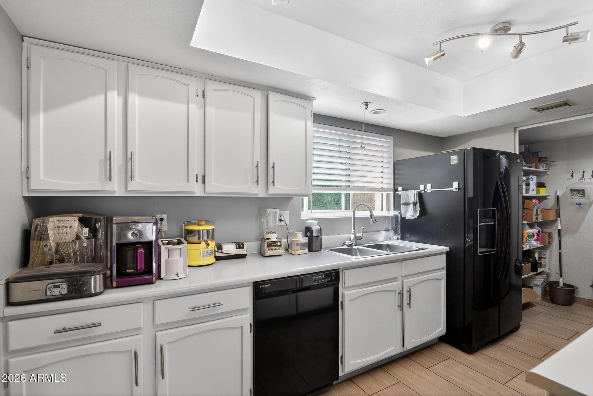 3031 N CIVIC CENTER Plaza 230