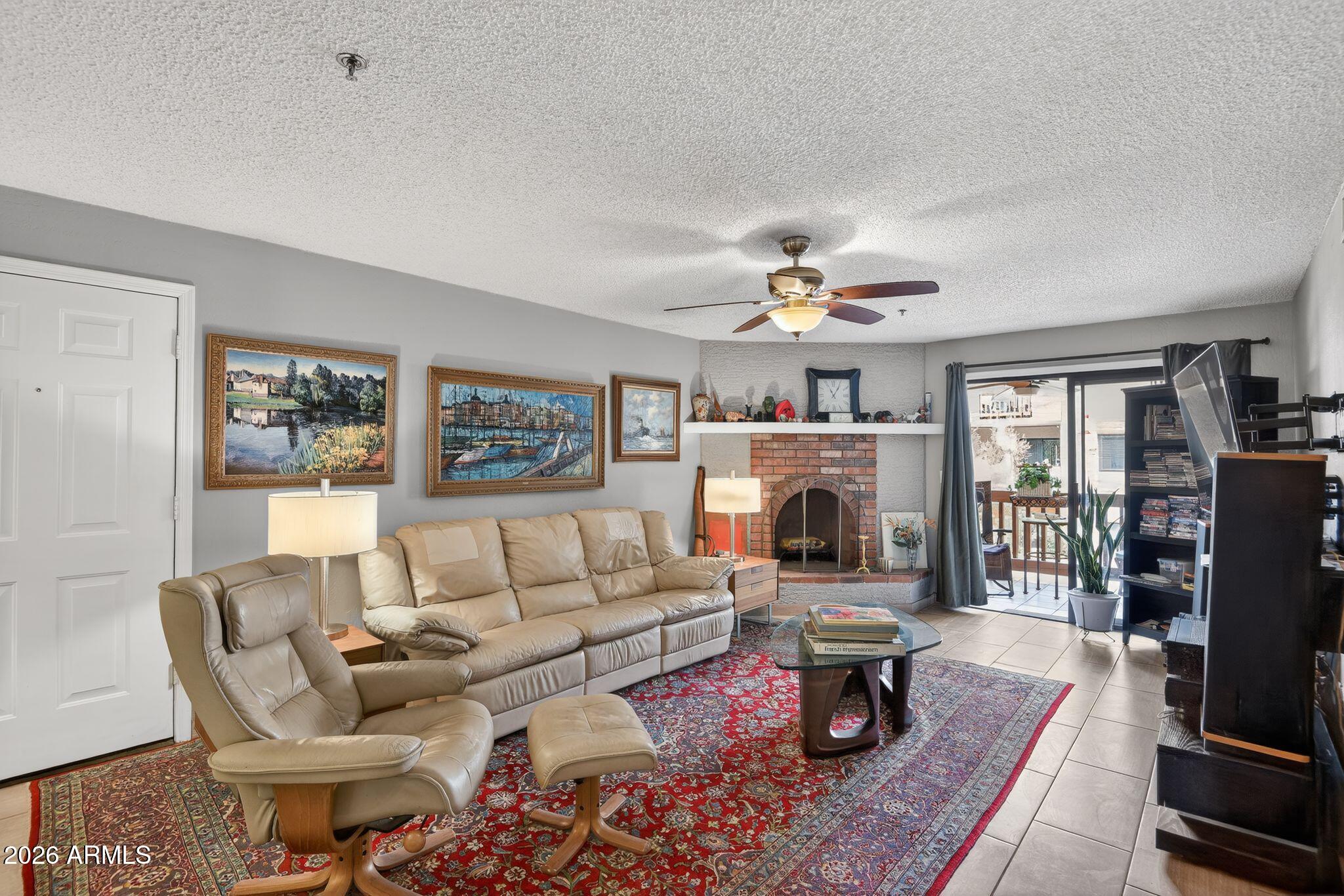 3031 N CIVIC CENTER Plaza 230