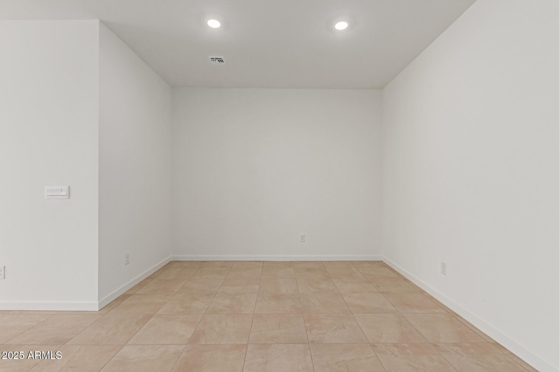 25237 W HUNTINGTON Drive