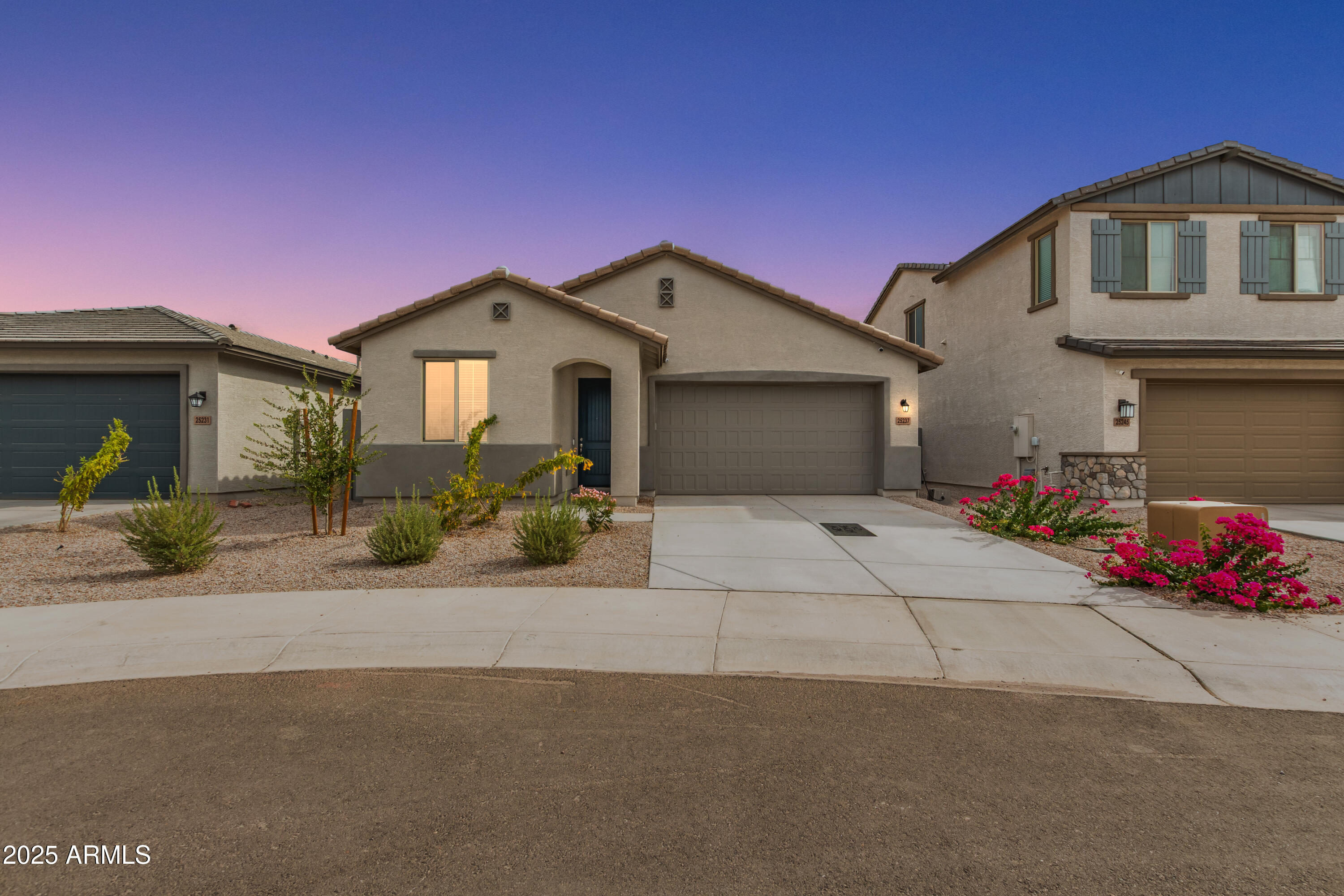 25237 W HUNTINGTON Drive