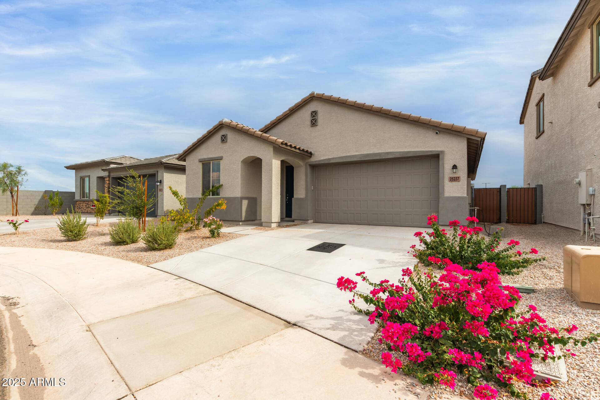 25237 W HUNTINGTON Drive