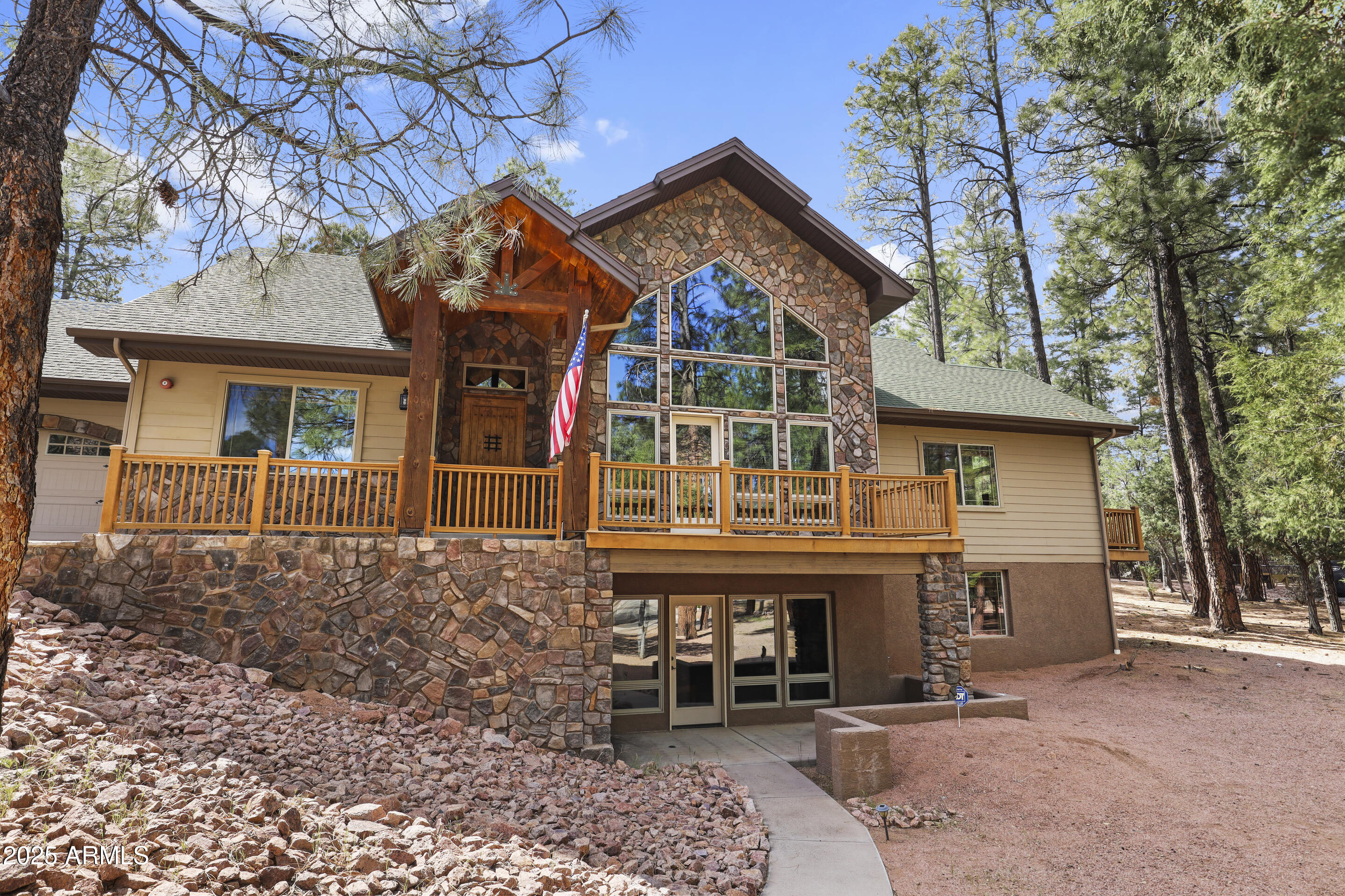 1085 E HIGHLINE Drive