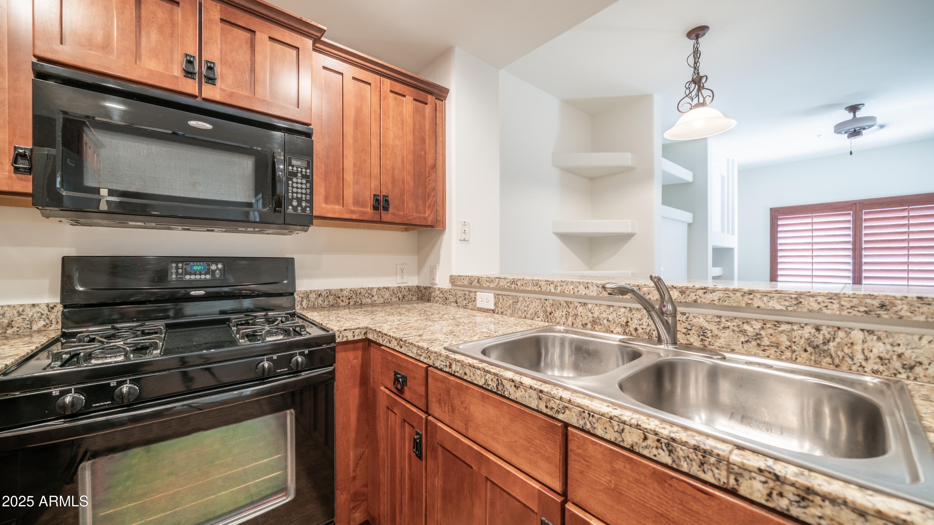 5450 E DEER VALLEY Drive 4019