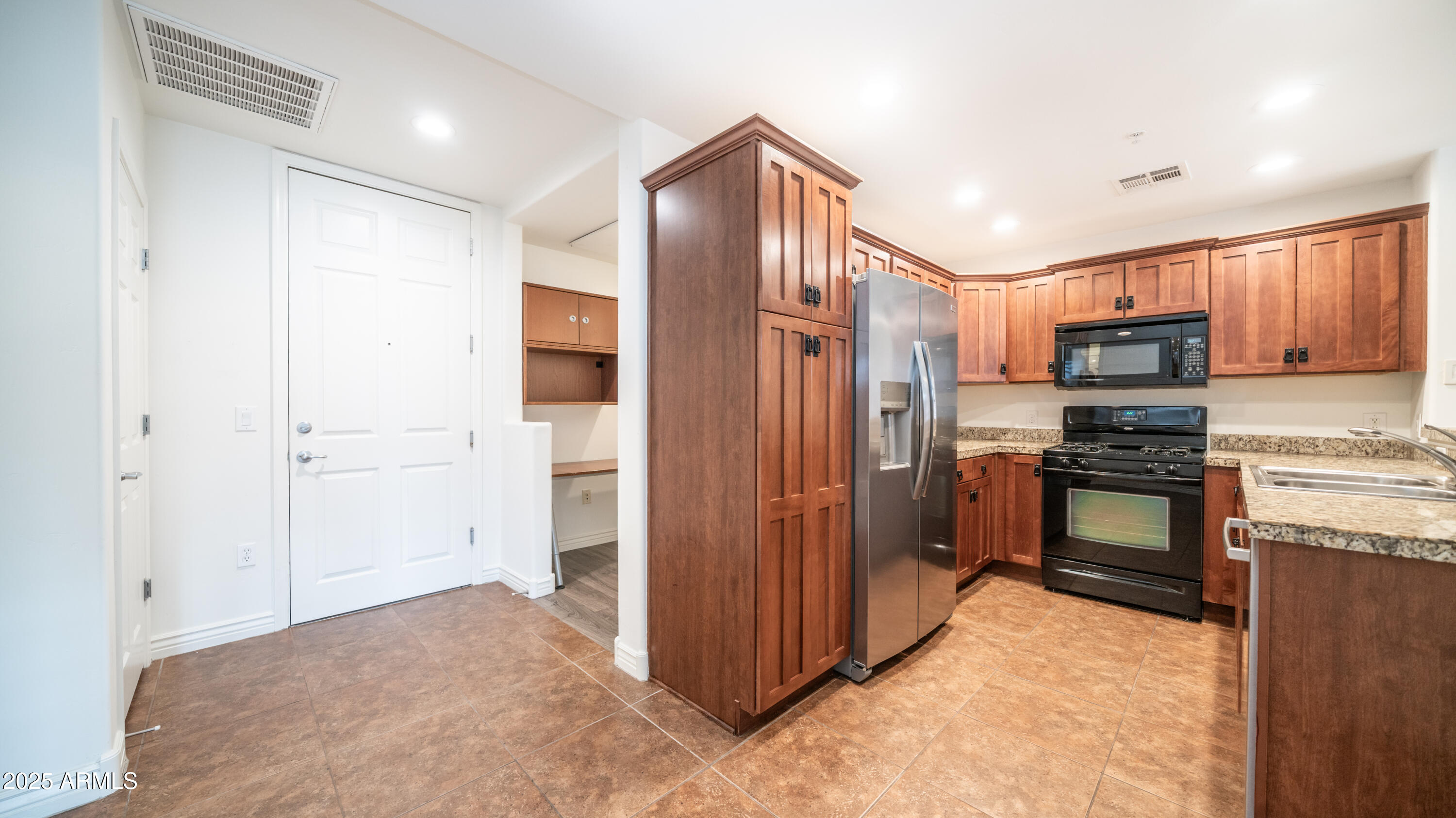 5450 E DEER VALLEY Drive 4019