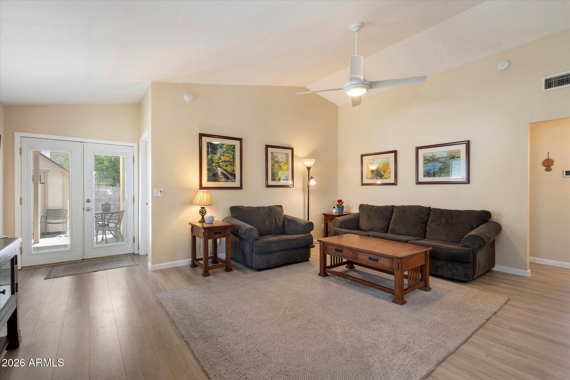 8853 W JOHN CABOT Road