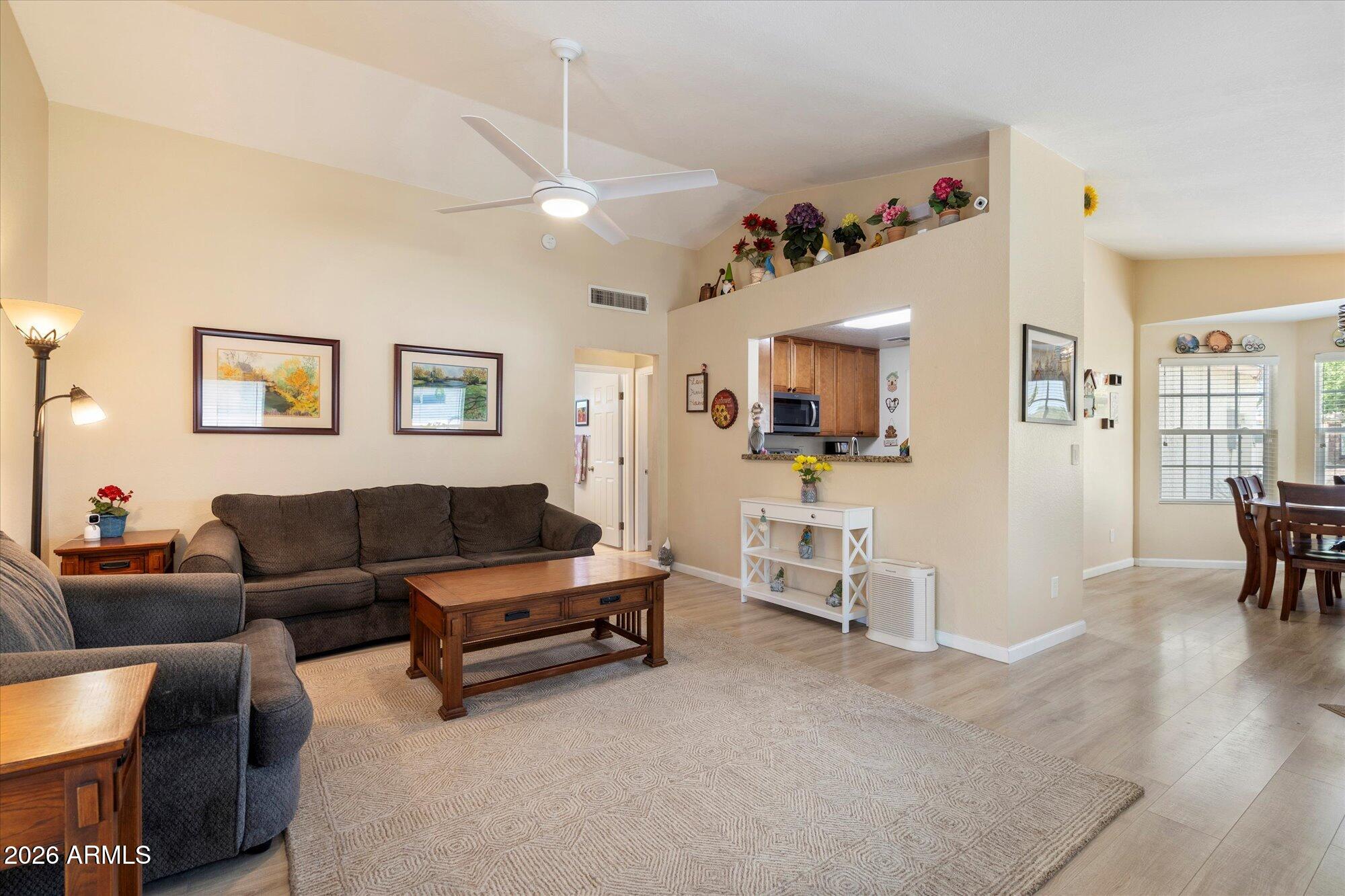 8853 W JOHN CABOT Road