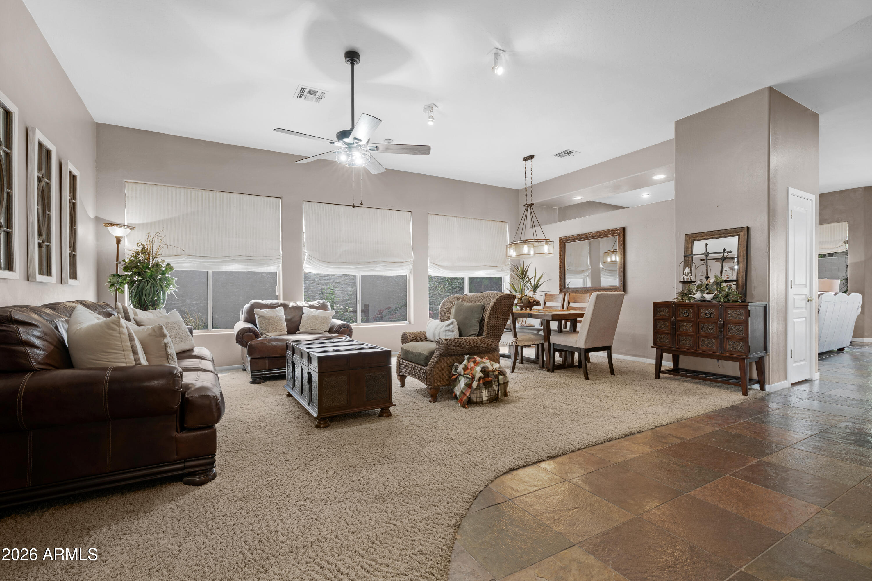 2107 E BEAUTIFUL Lane