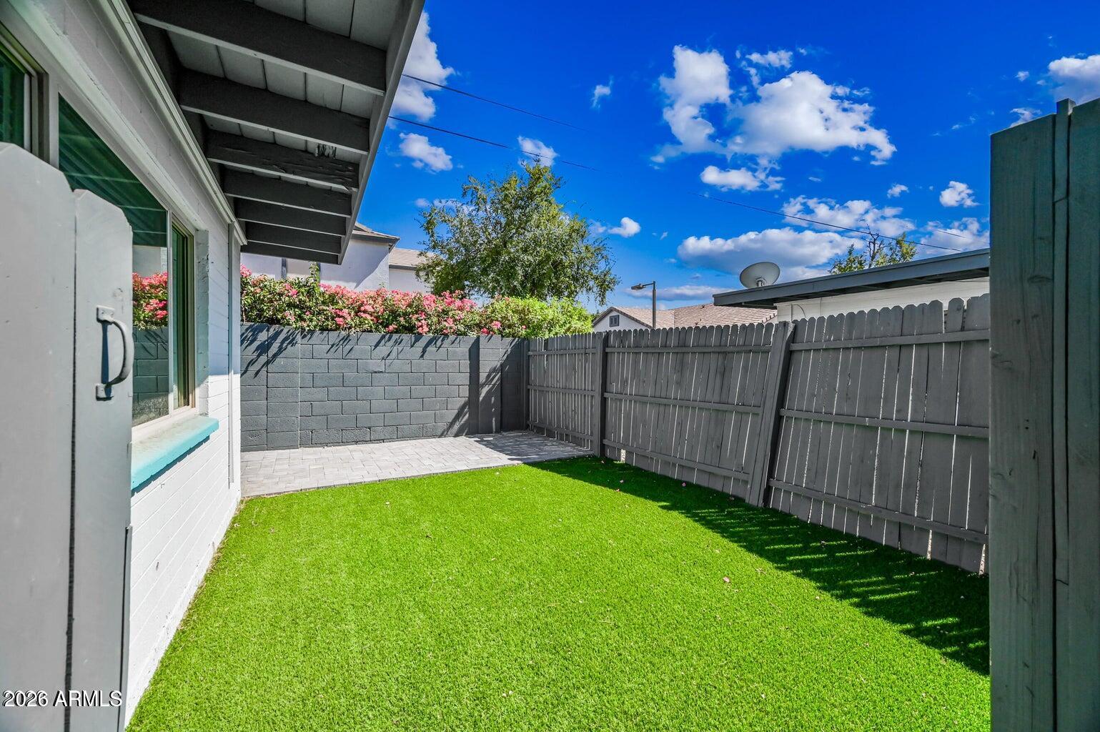 1518 W Colter Street Apt 5