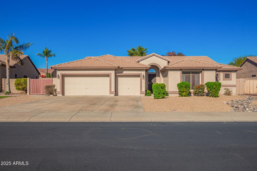 Photo of 4616 W Whispering Wind Drive, Glendale, AZ 85310 (MLS # 6959464)