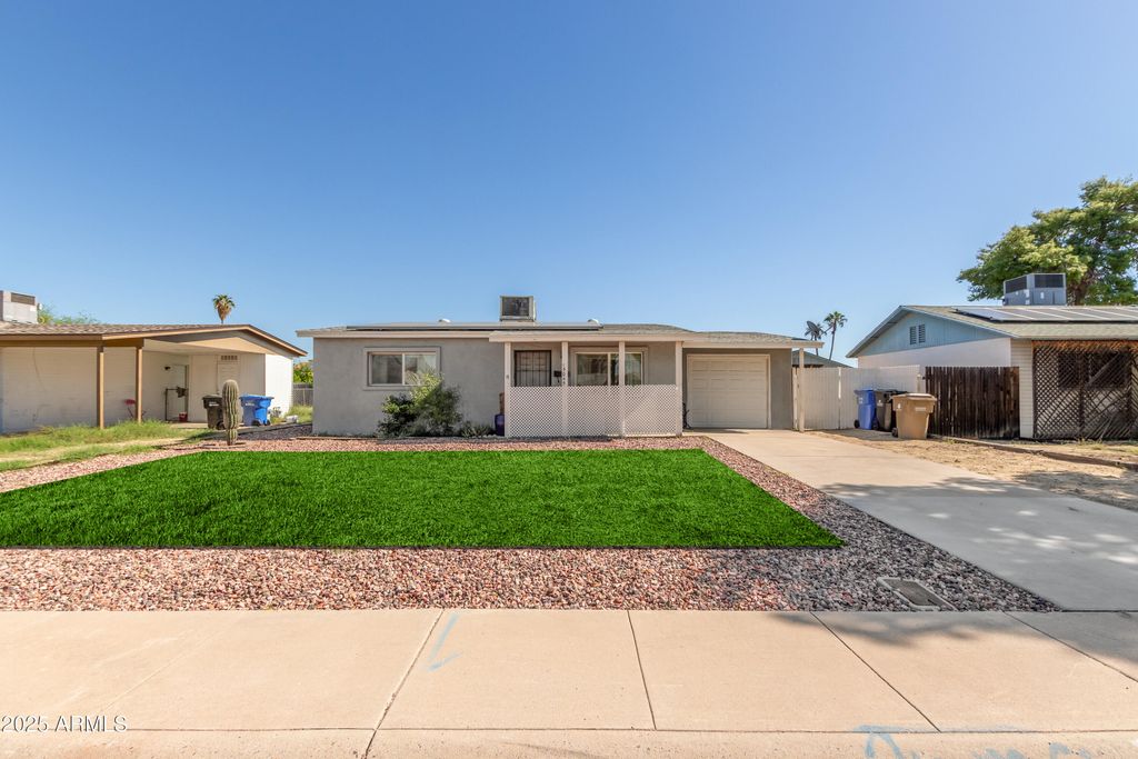 Photo of 15045 N 29th Avenue, Phoenix, AZ 85053 (MLS # 6937423)