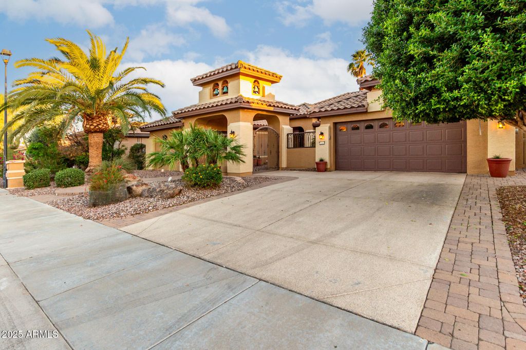 Photo of 16081 W Piccadilly Road, Goodyear, AZ 85395 (MLS # 6921701)