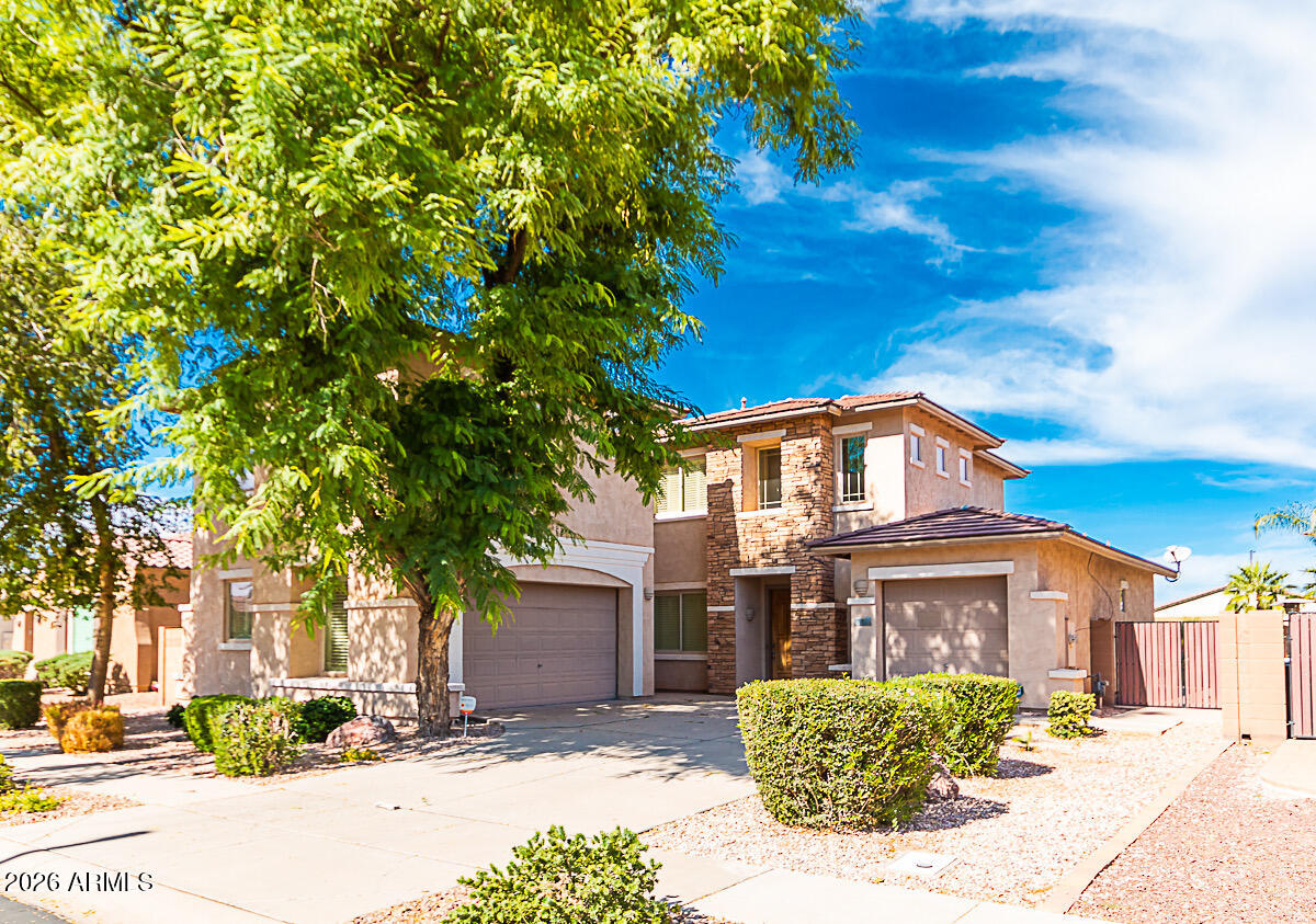 642 E TORREY PINES Place
