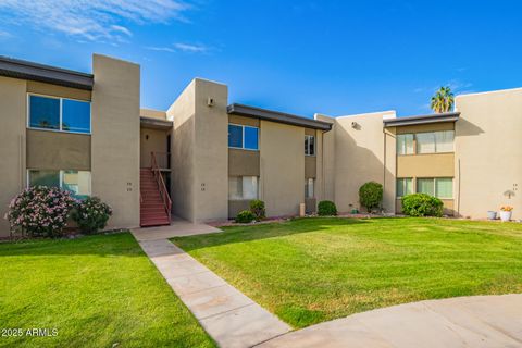 Photo of 4201 E Camelback Road #14, Phoenix, AZ 85018 (MLS # 6947622)