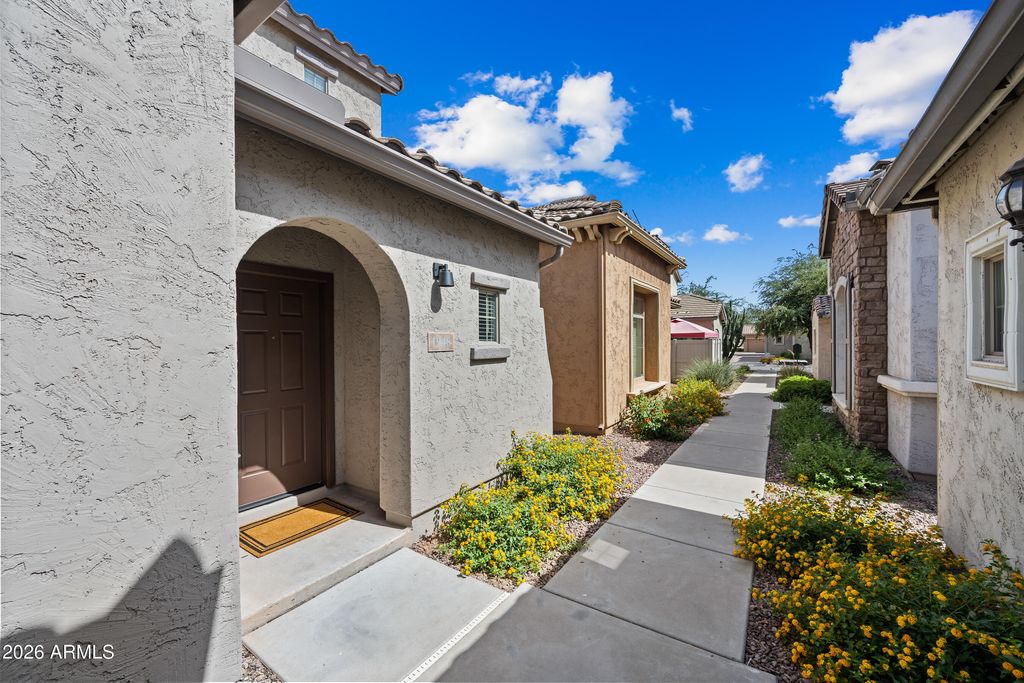 Photo of 1948 W Davis Road, Phoenix, AZ 85023 (MLS # 7031211)