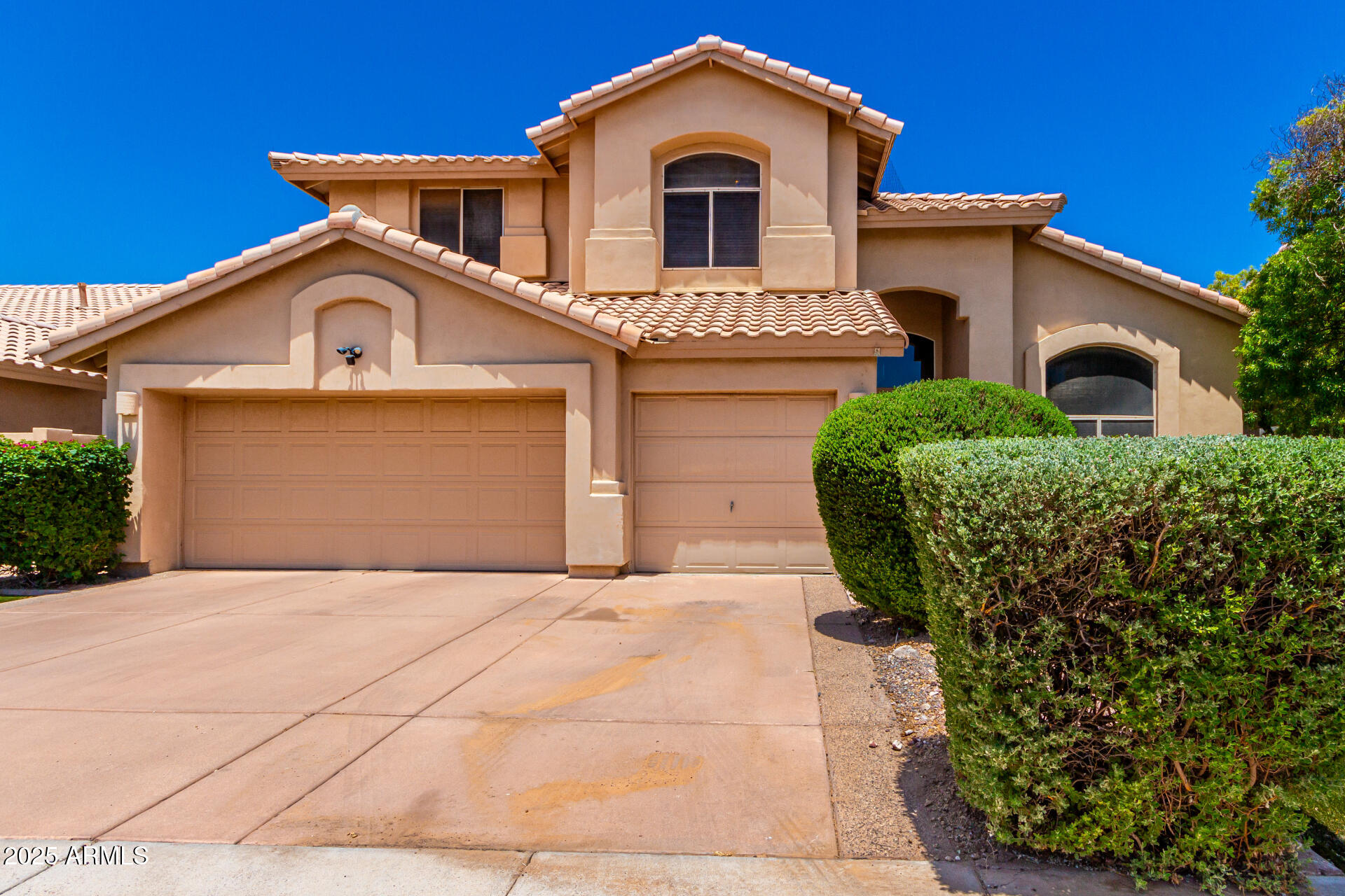 4554 W DETROIT Street