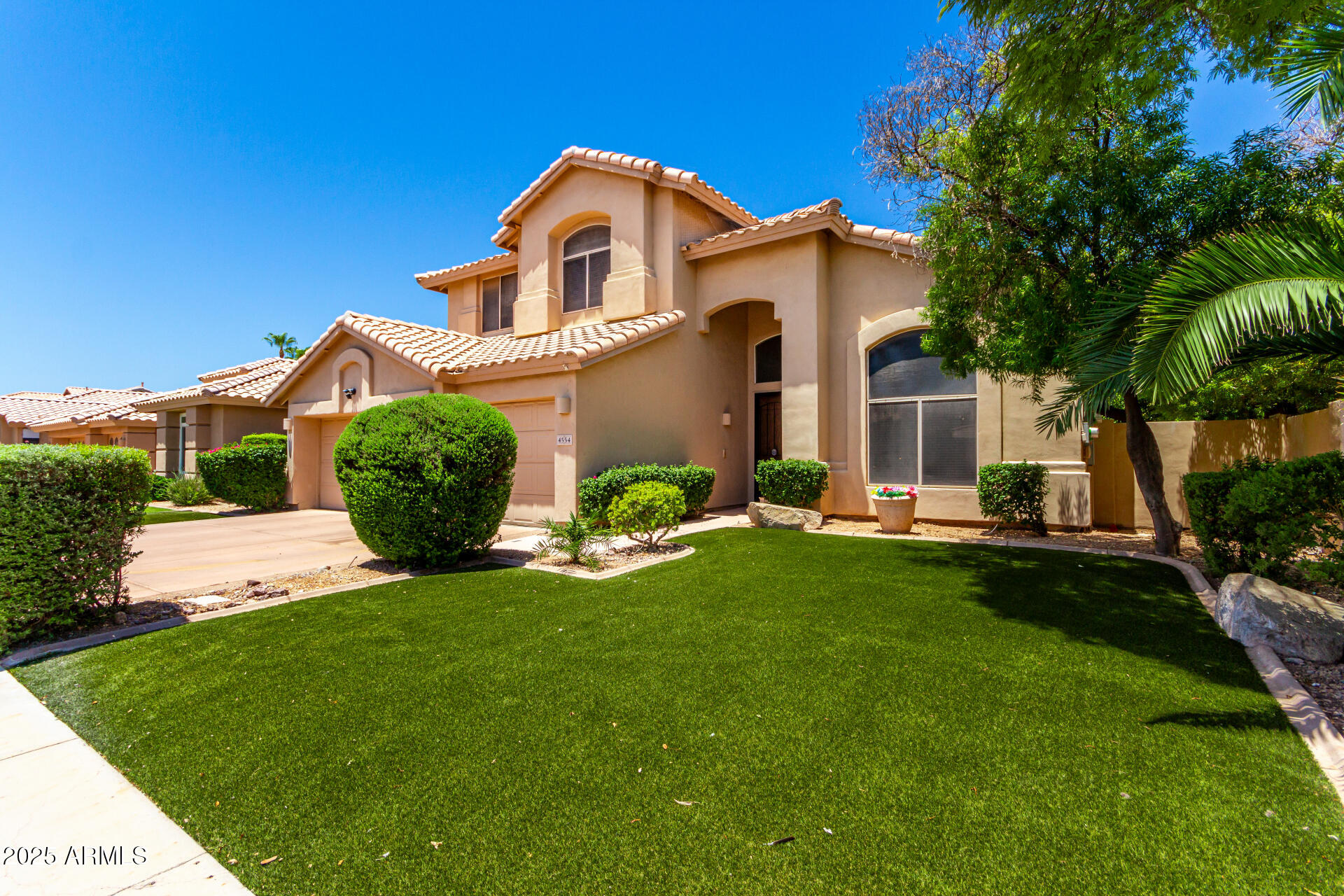 4554 W DETROIT Street