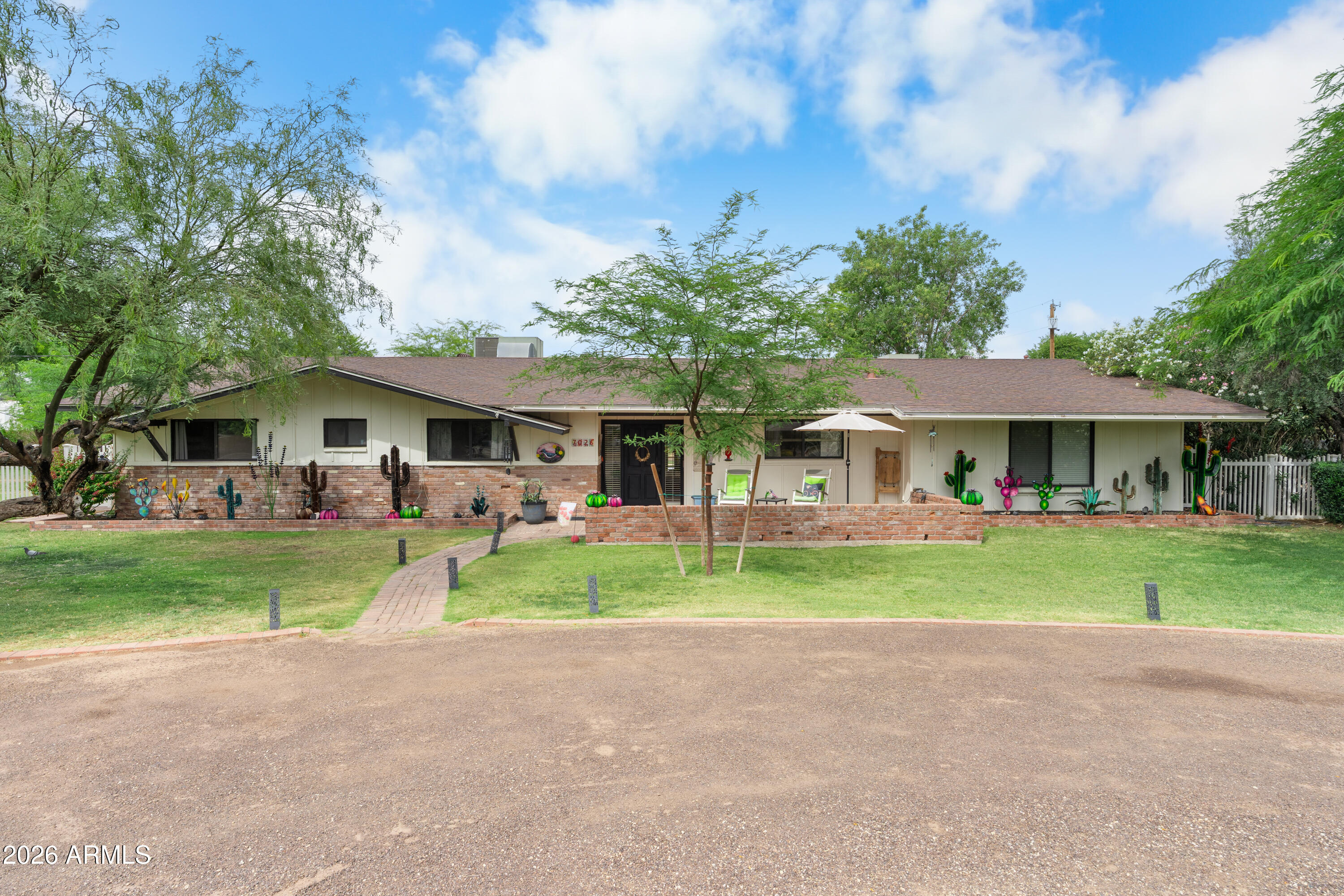 7026 E SUNNYSIDE Drive