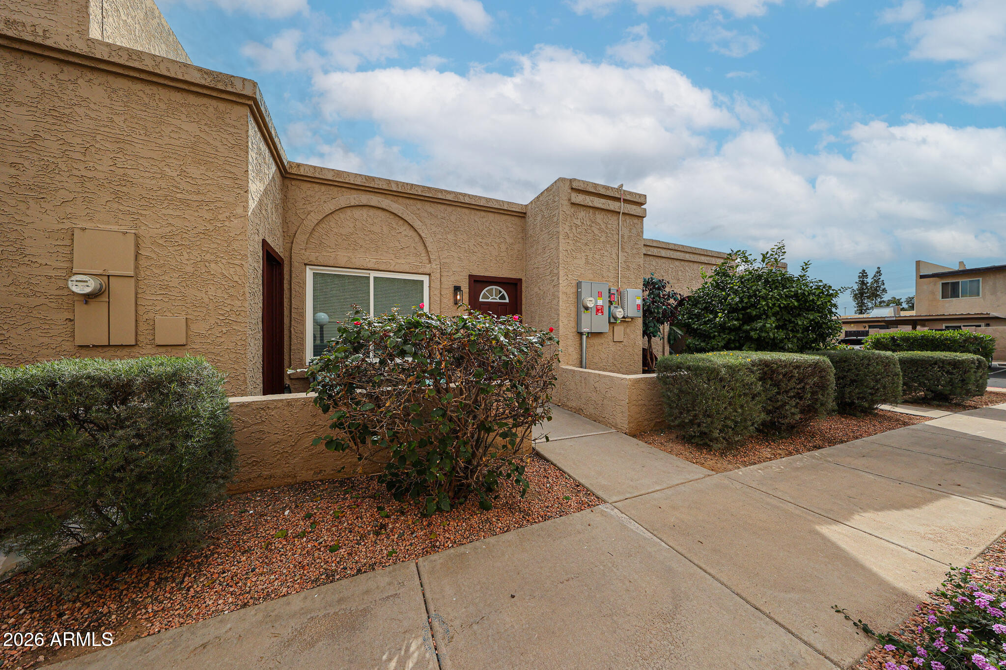 2120 W PONTIAC Drive