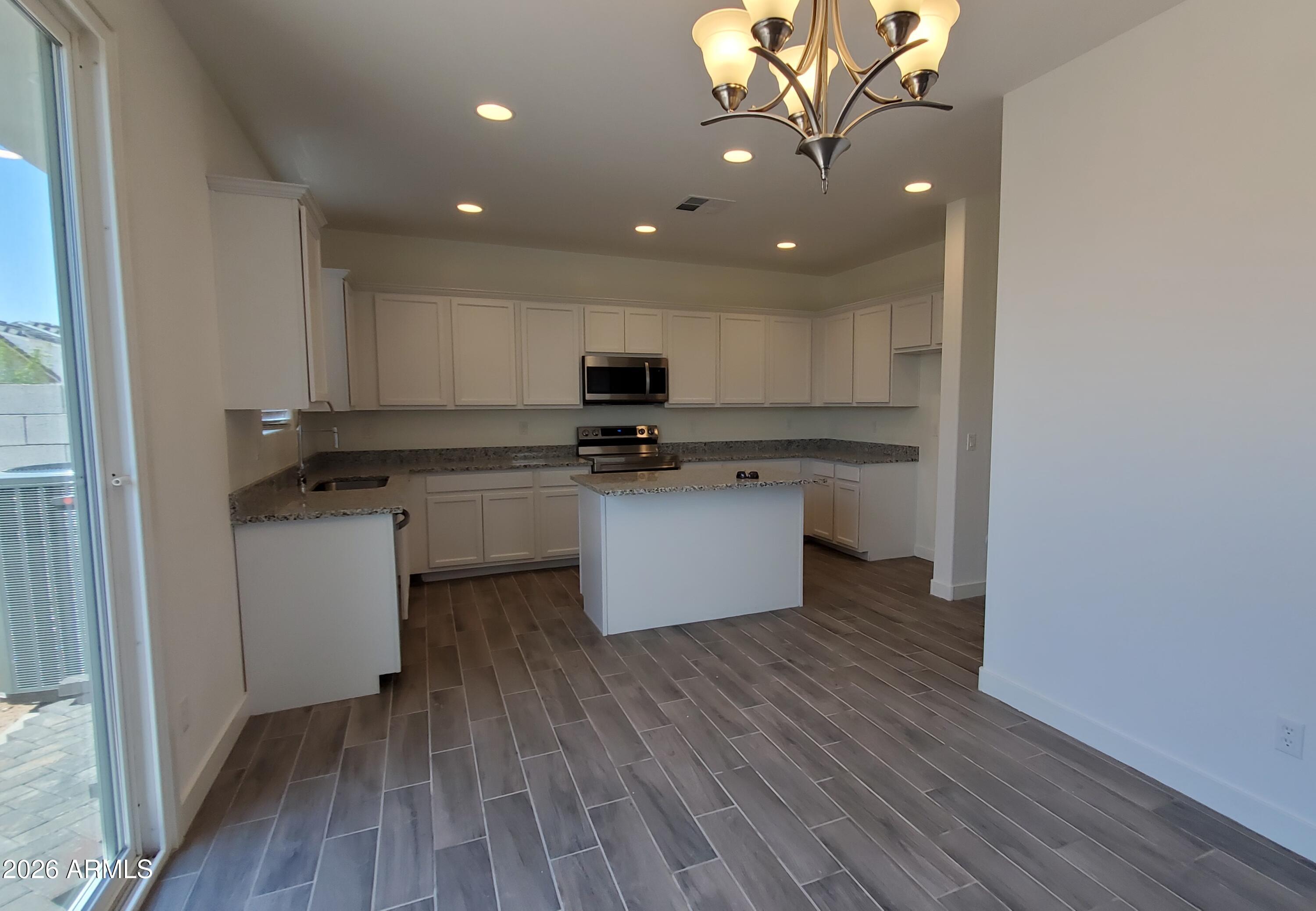 5463 S DILLON Circle