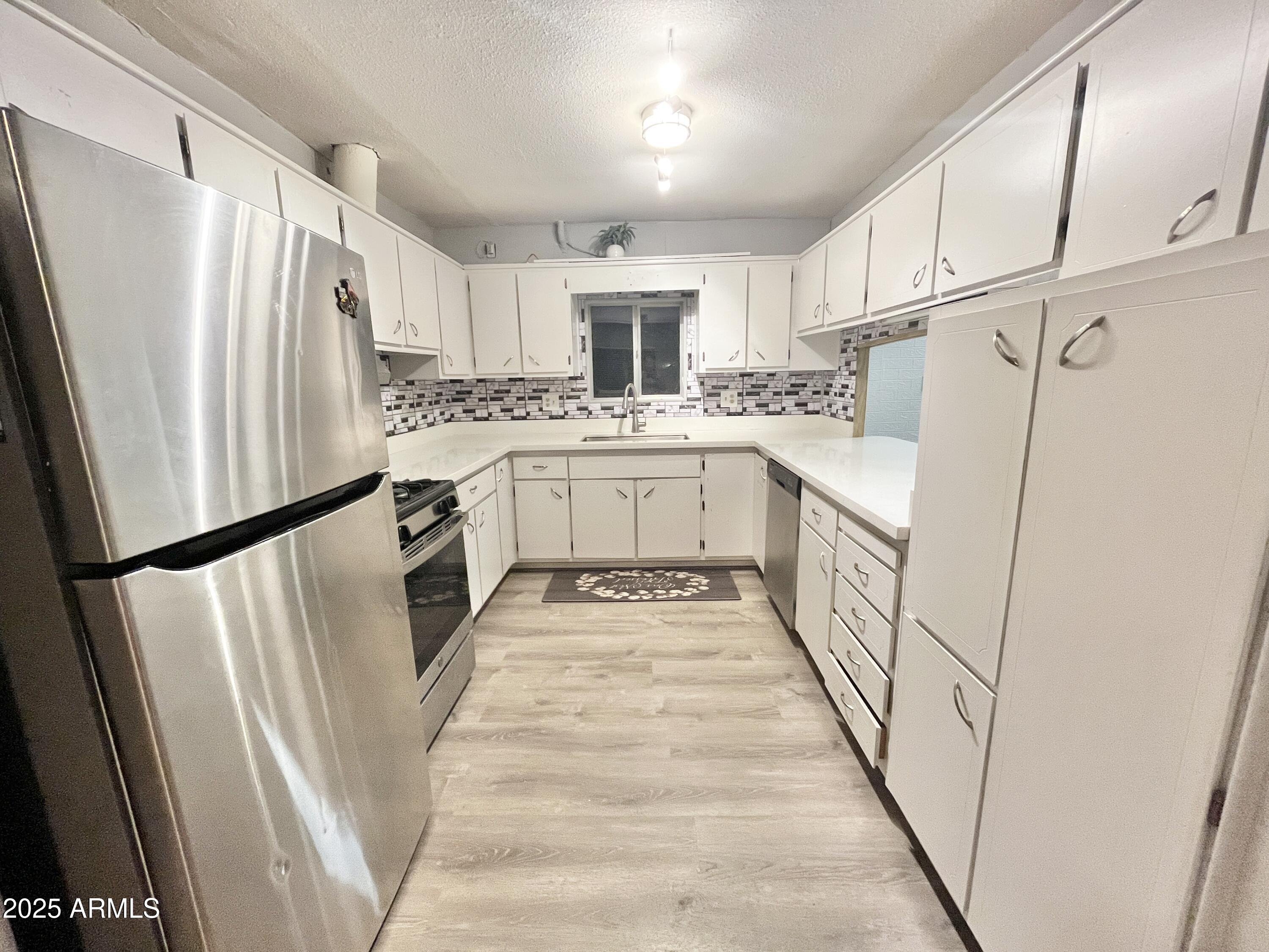 10701 N 99th Avenue 33