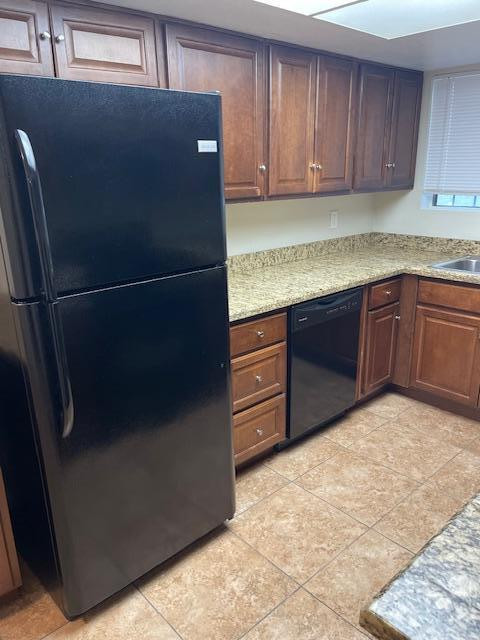 4562 W Maryland Avenue