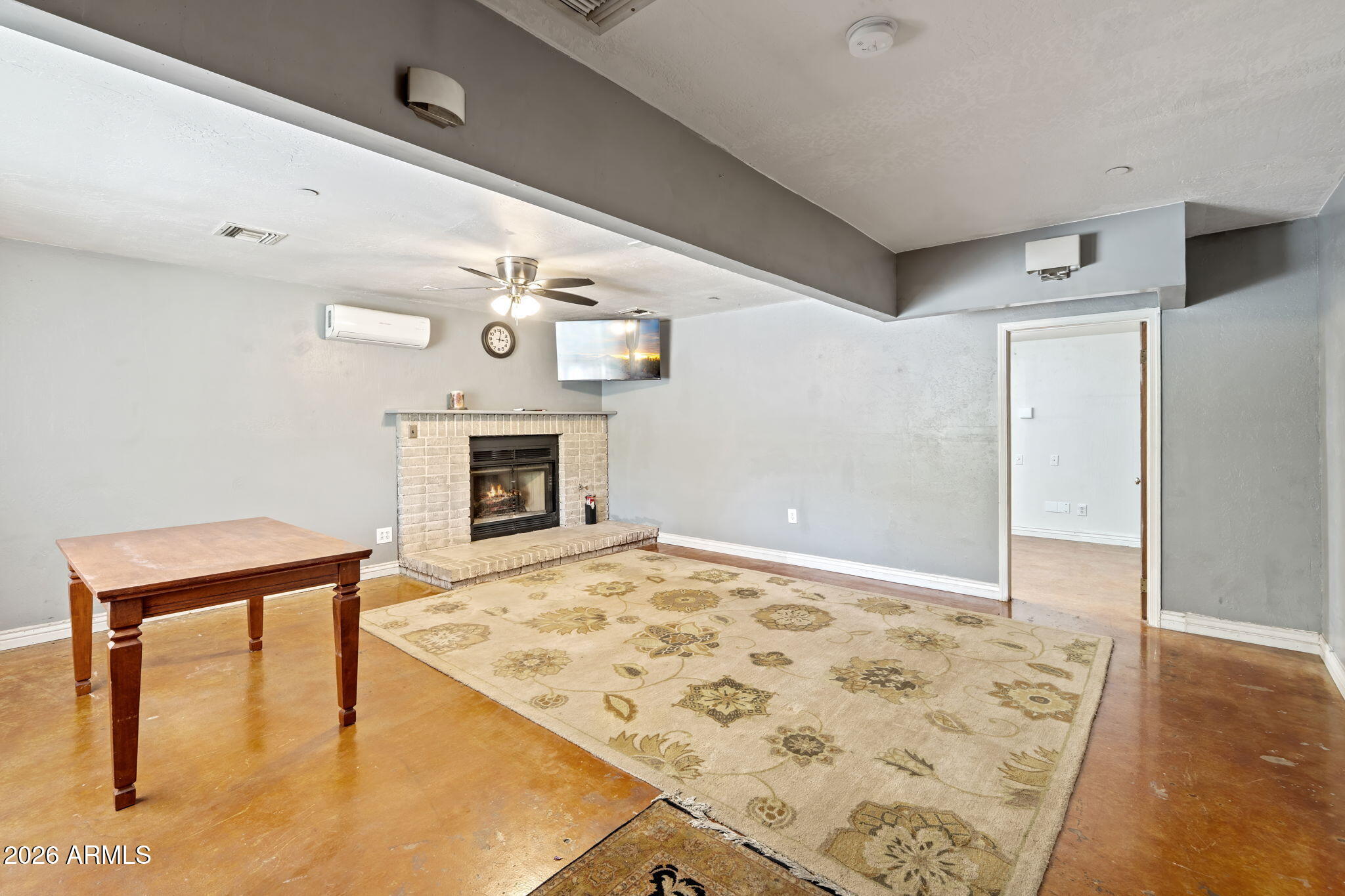 37 W PASADENA Avenue