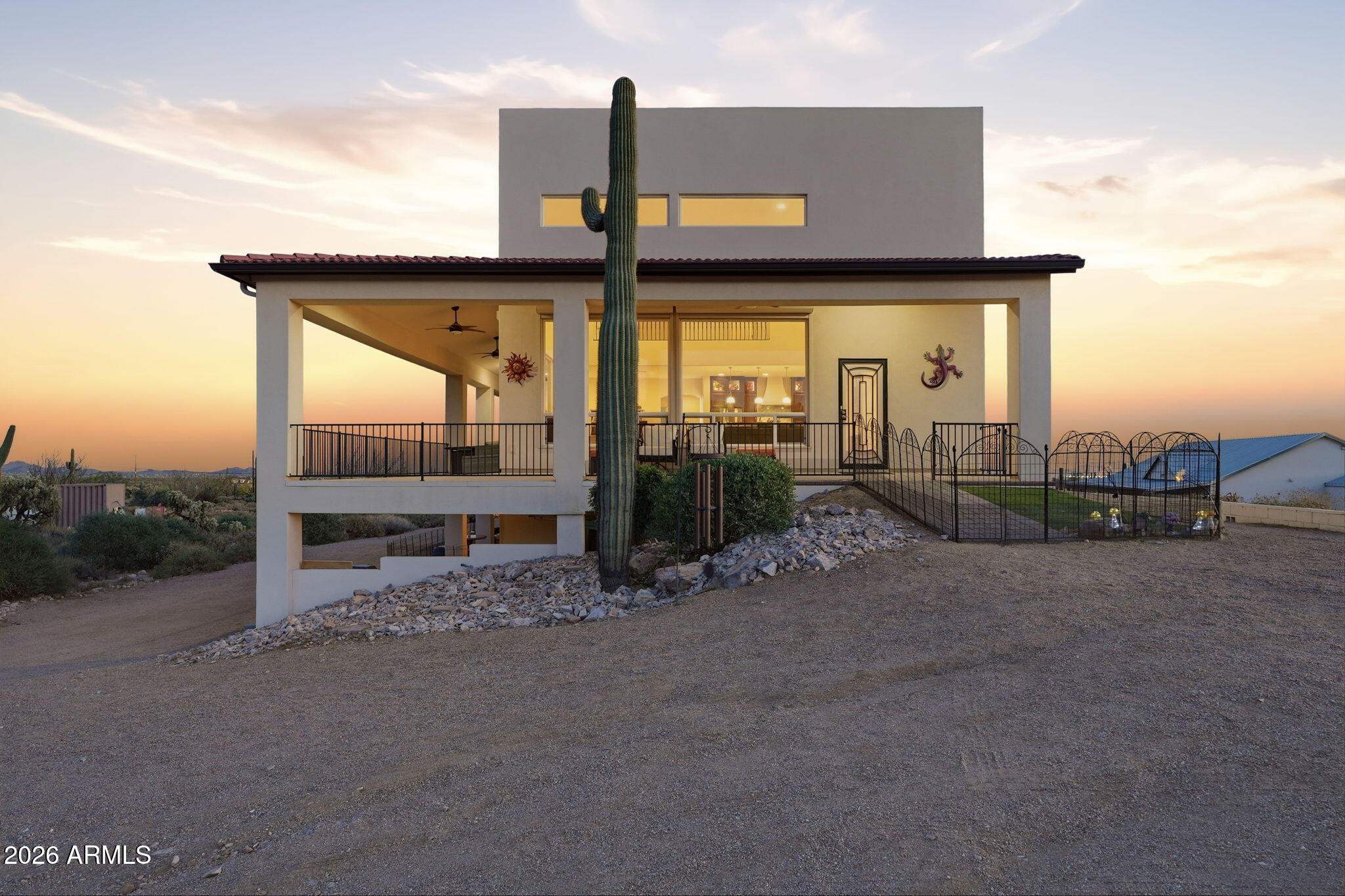 1511 E MOON VISTA Street