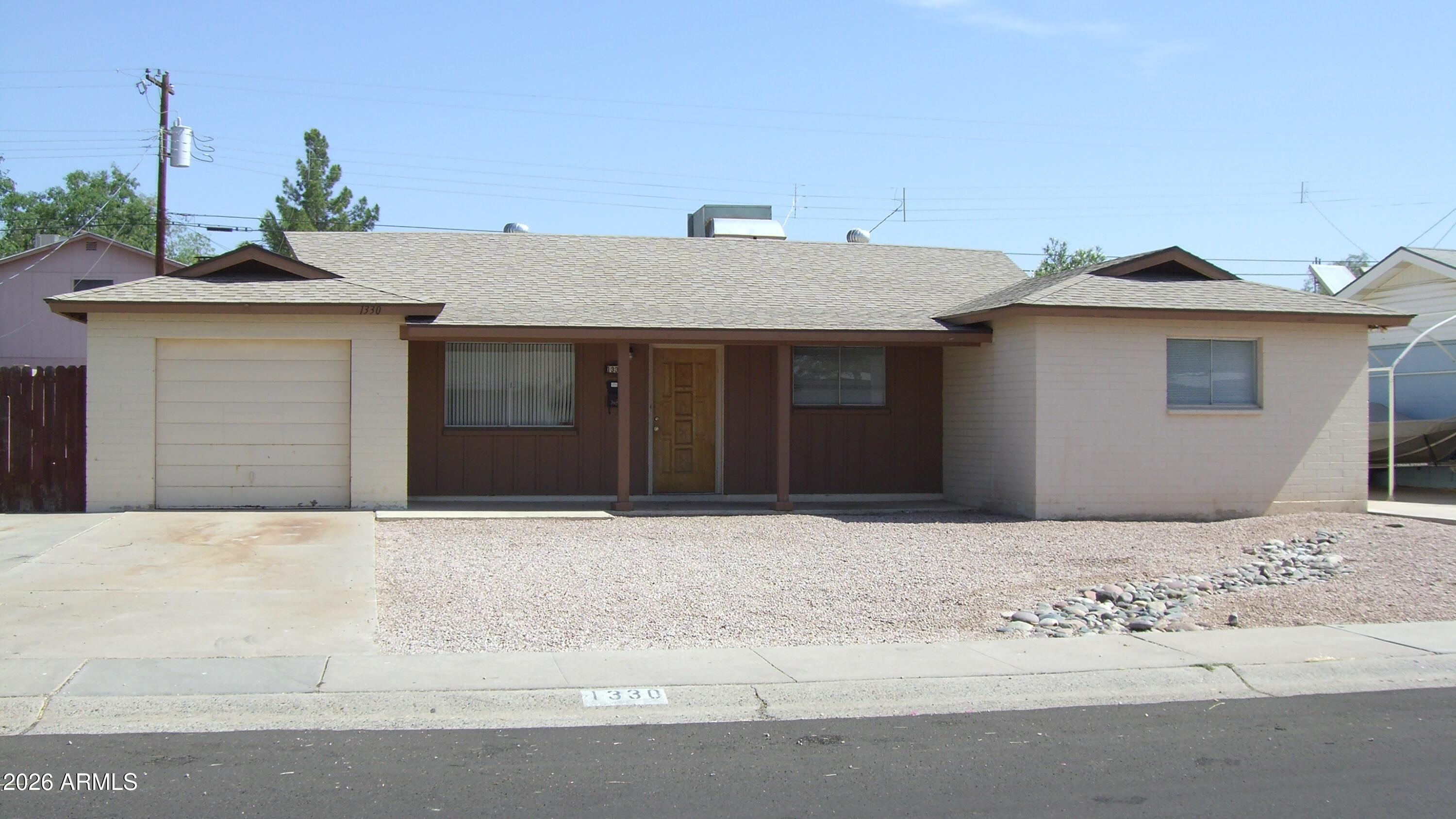 1330 W ELNA RAE Street