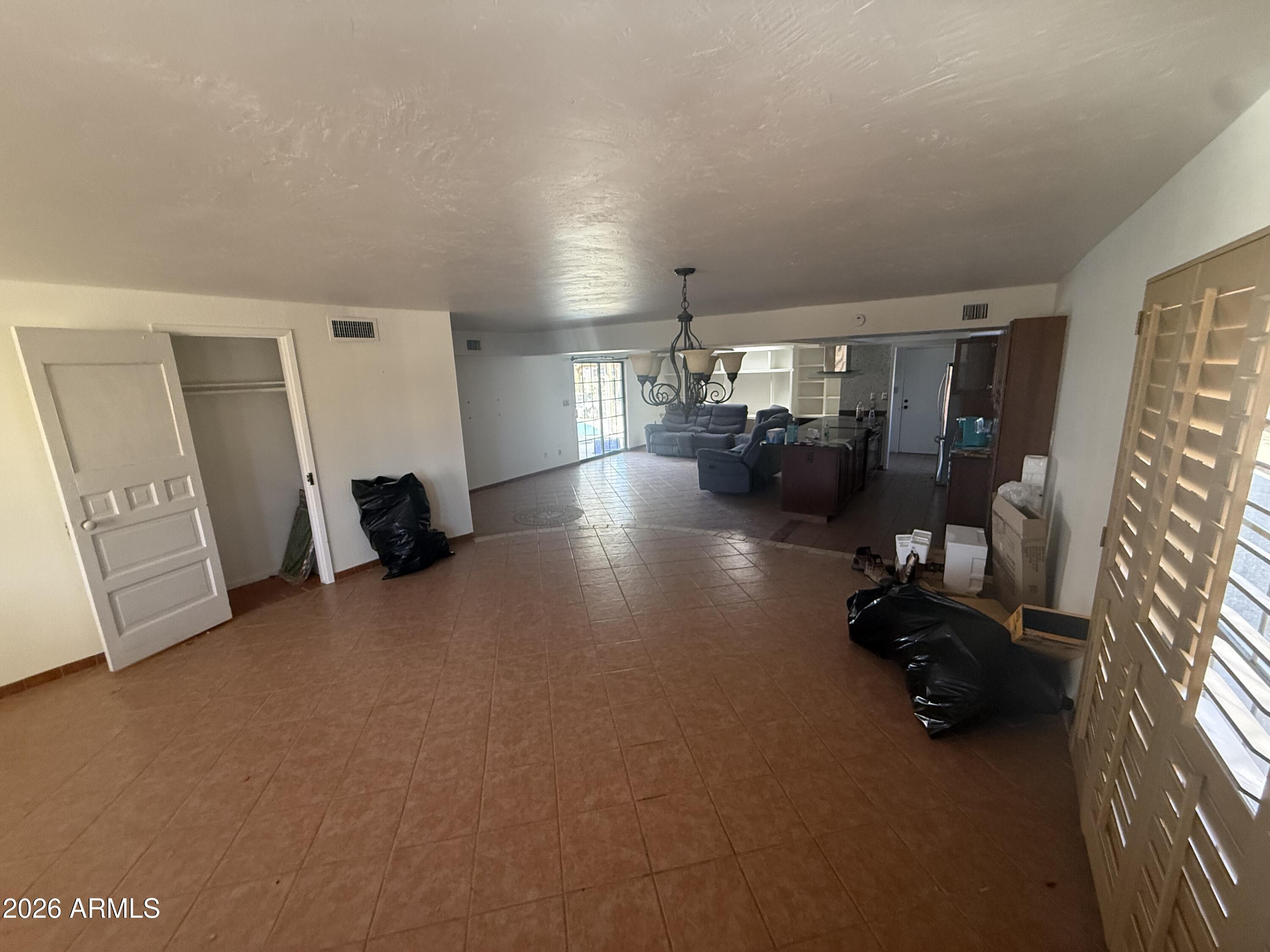 1925 N CAMINO REAL --