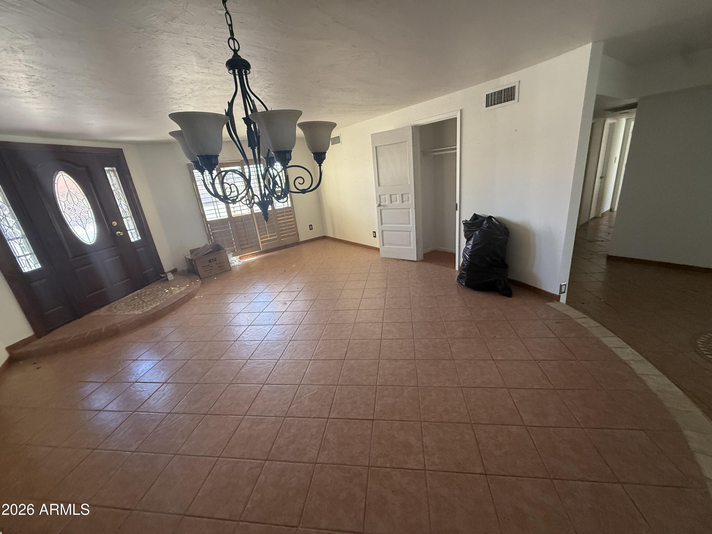 1925 N CAMINO REAL --