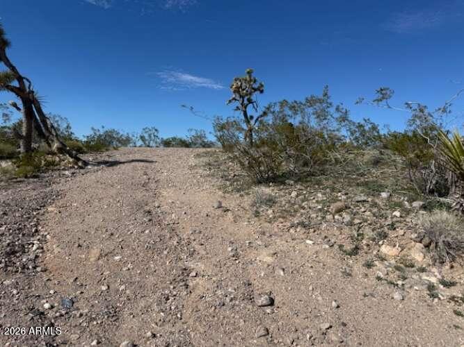 8277 W ESCONDIDO Avenue -