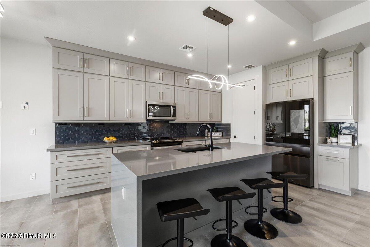 4472 N GARRETT Drive