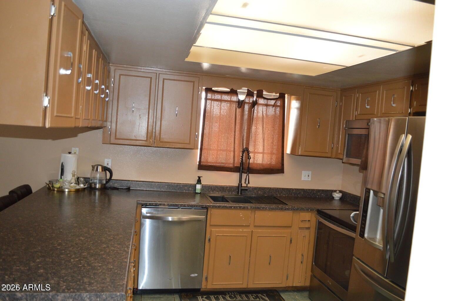 2301 W OCOTILLO Road