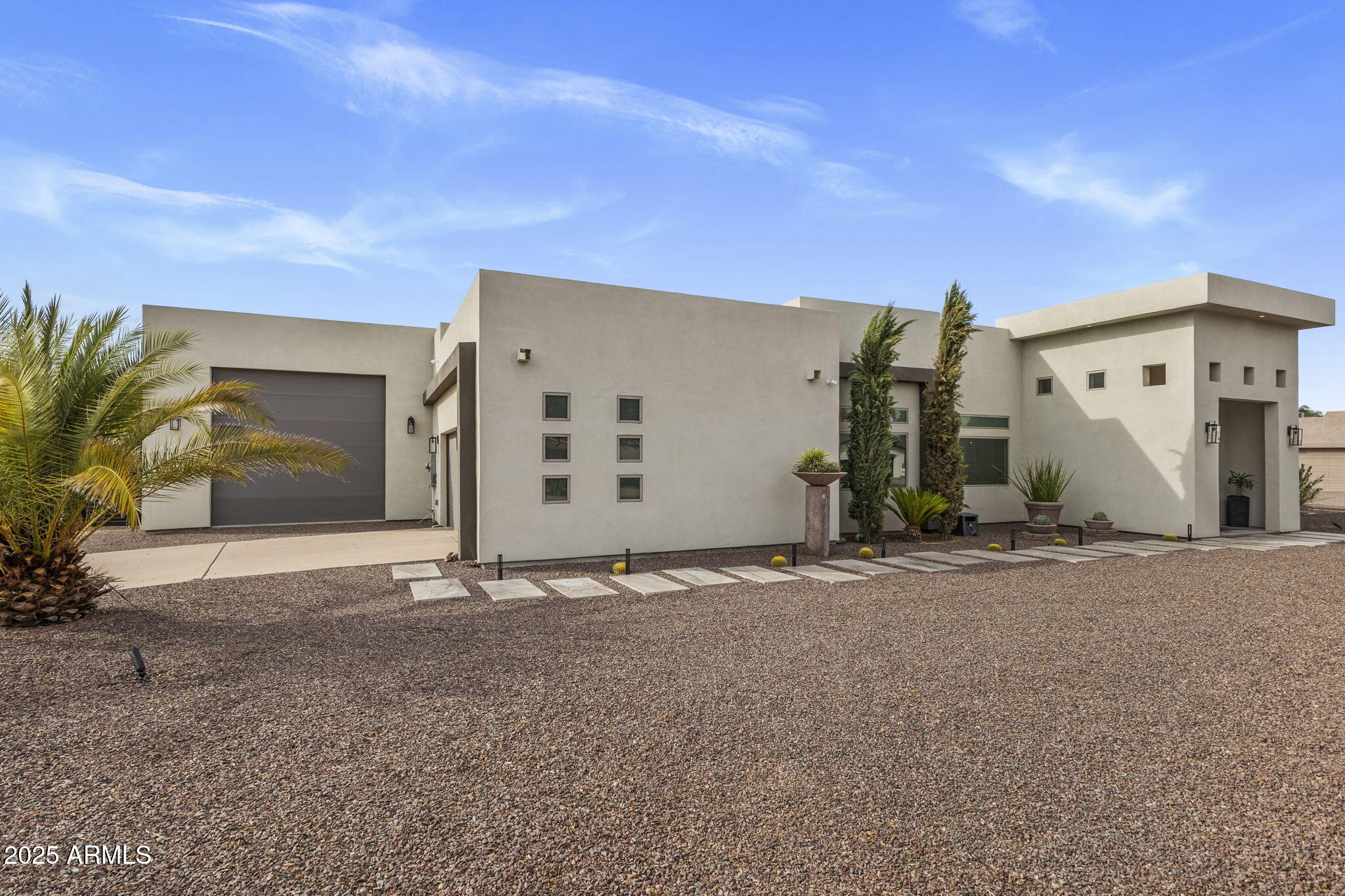 5868 E ONYX Avenue