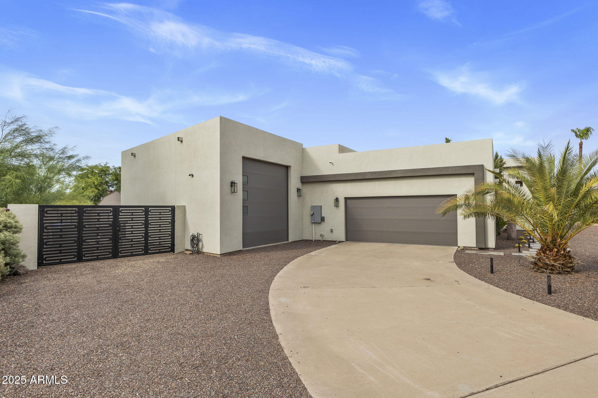 5868 E ONYX Avenue