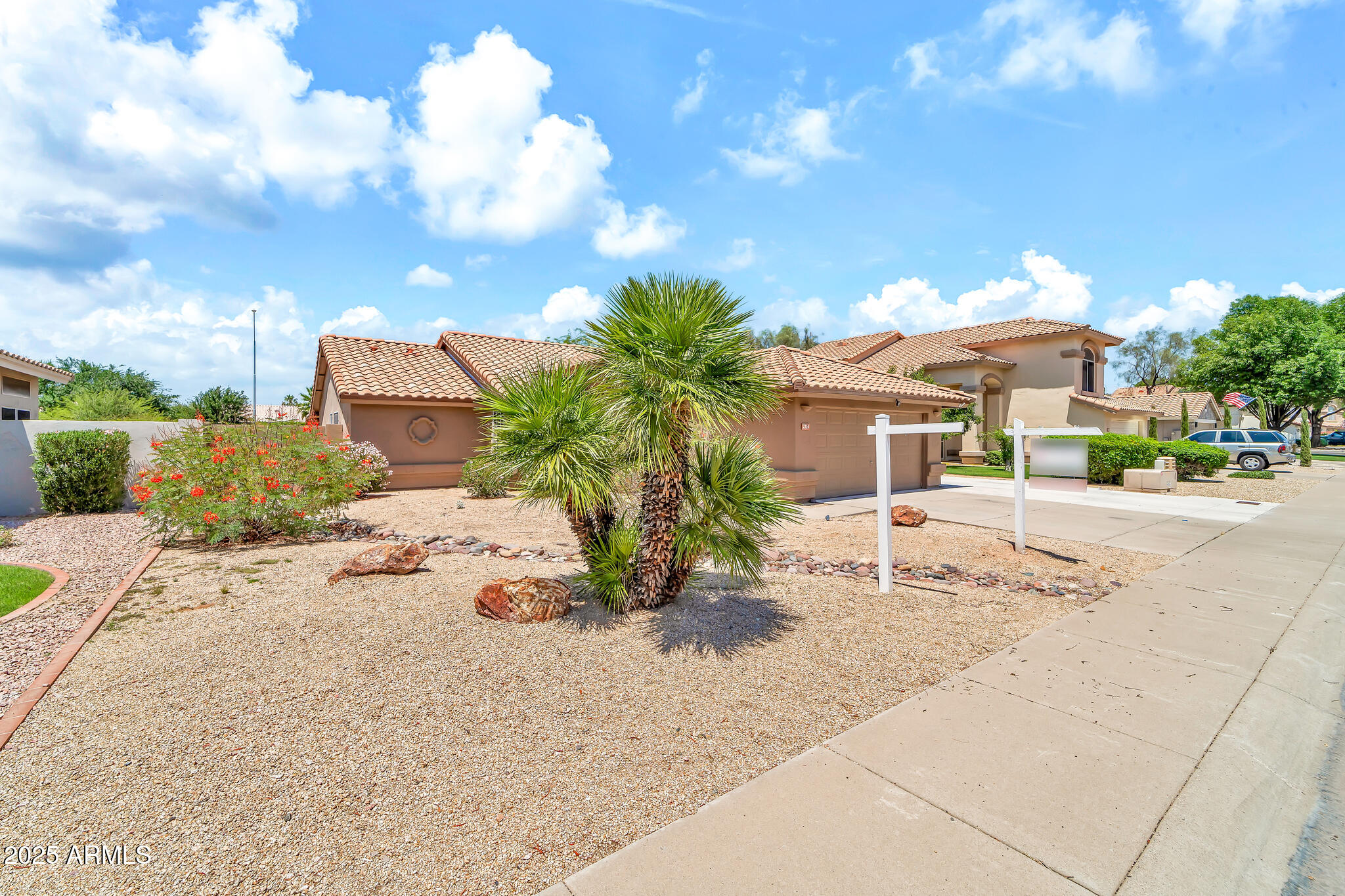 7214 W CREST Lane