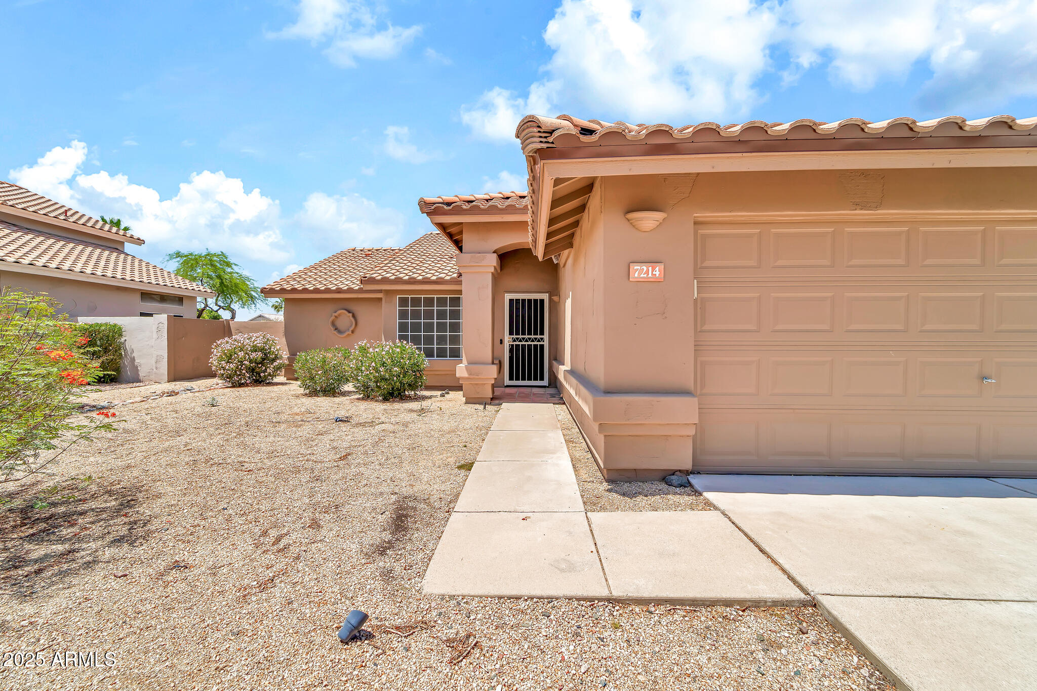 7214 W CREST Lane