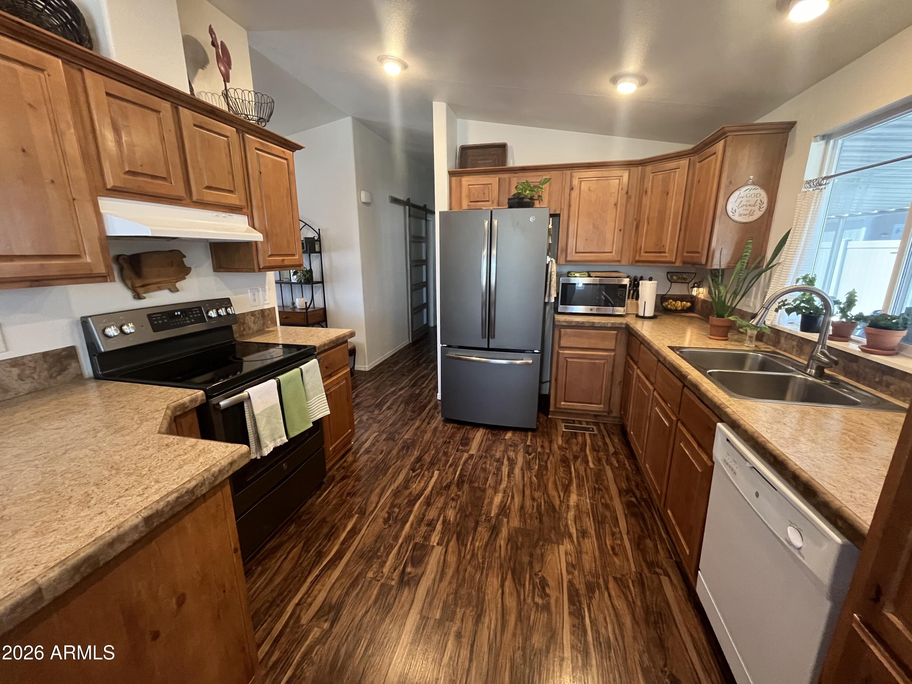 6960 W PEORIA Avenue 67