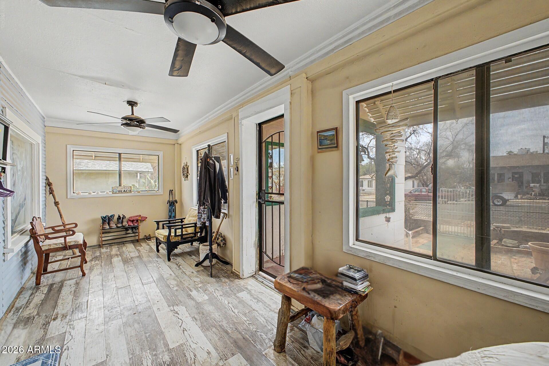 220 W MORONDO Avenue