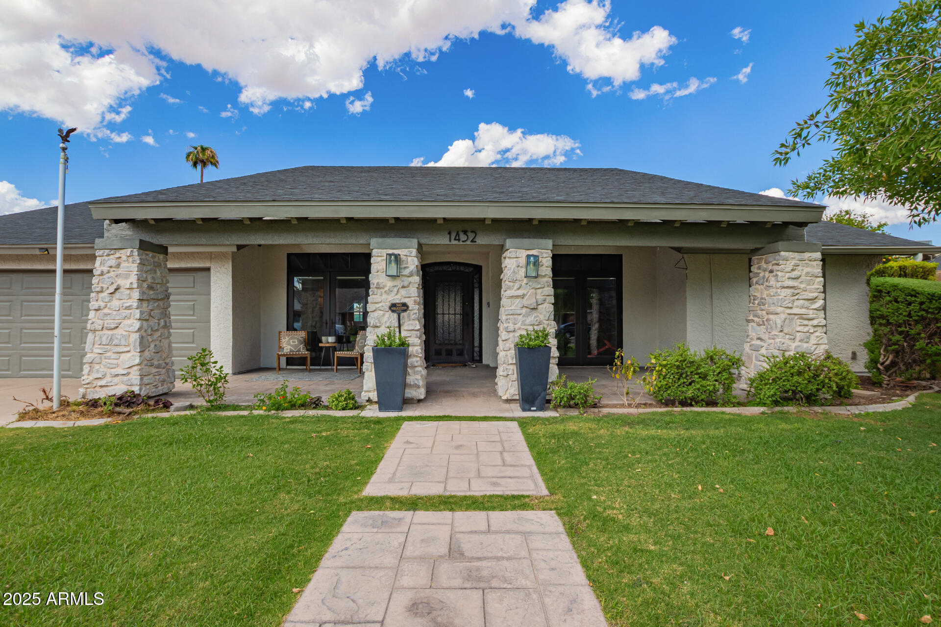 1432 E INDIGO Circle