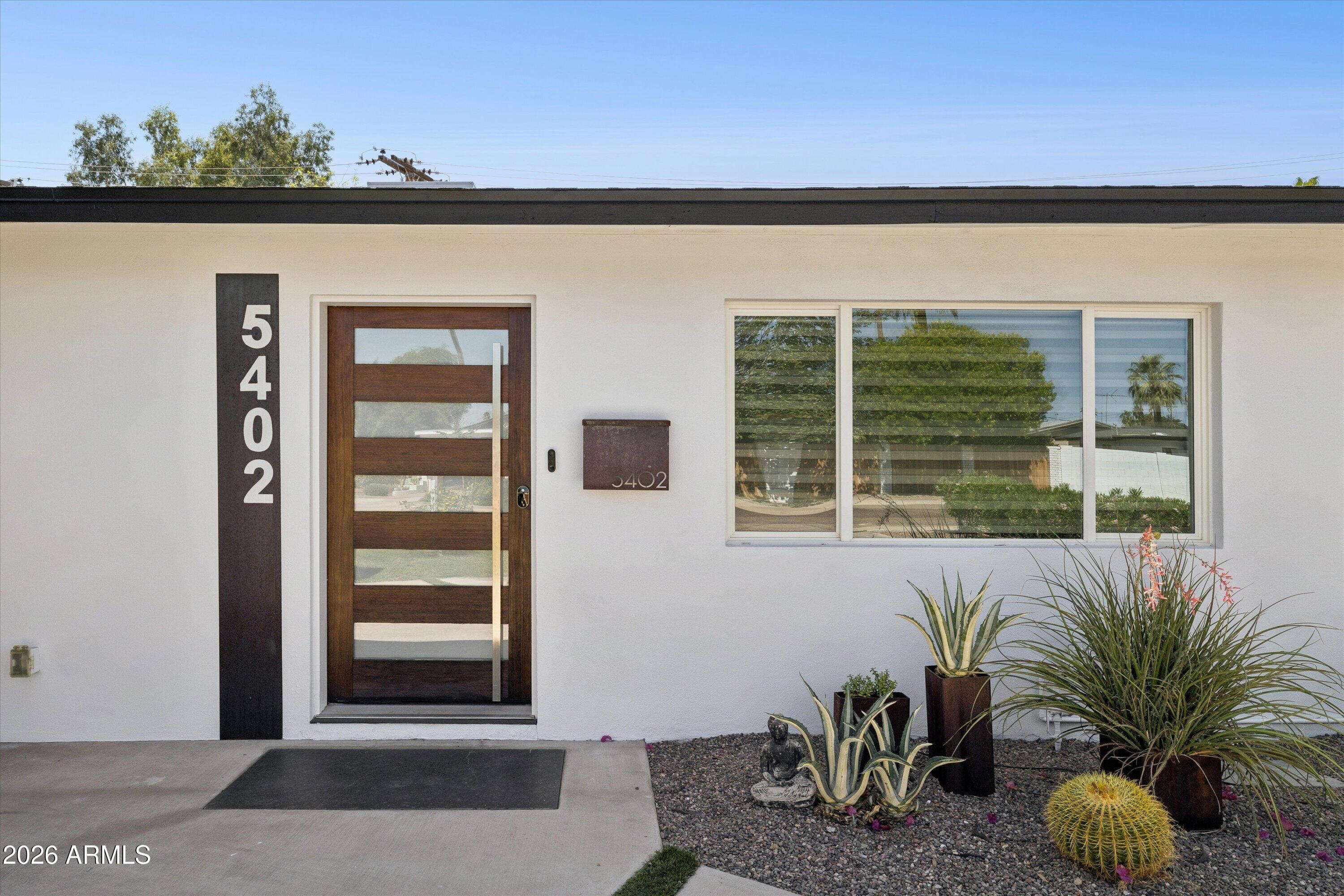 5402 N 82ND Place N