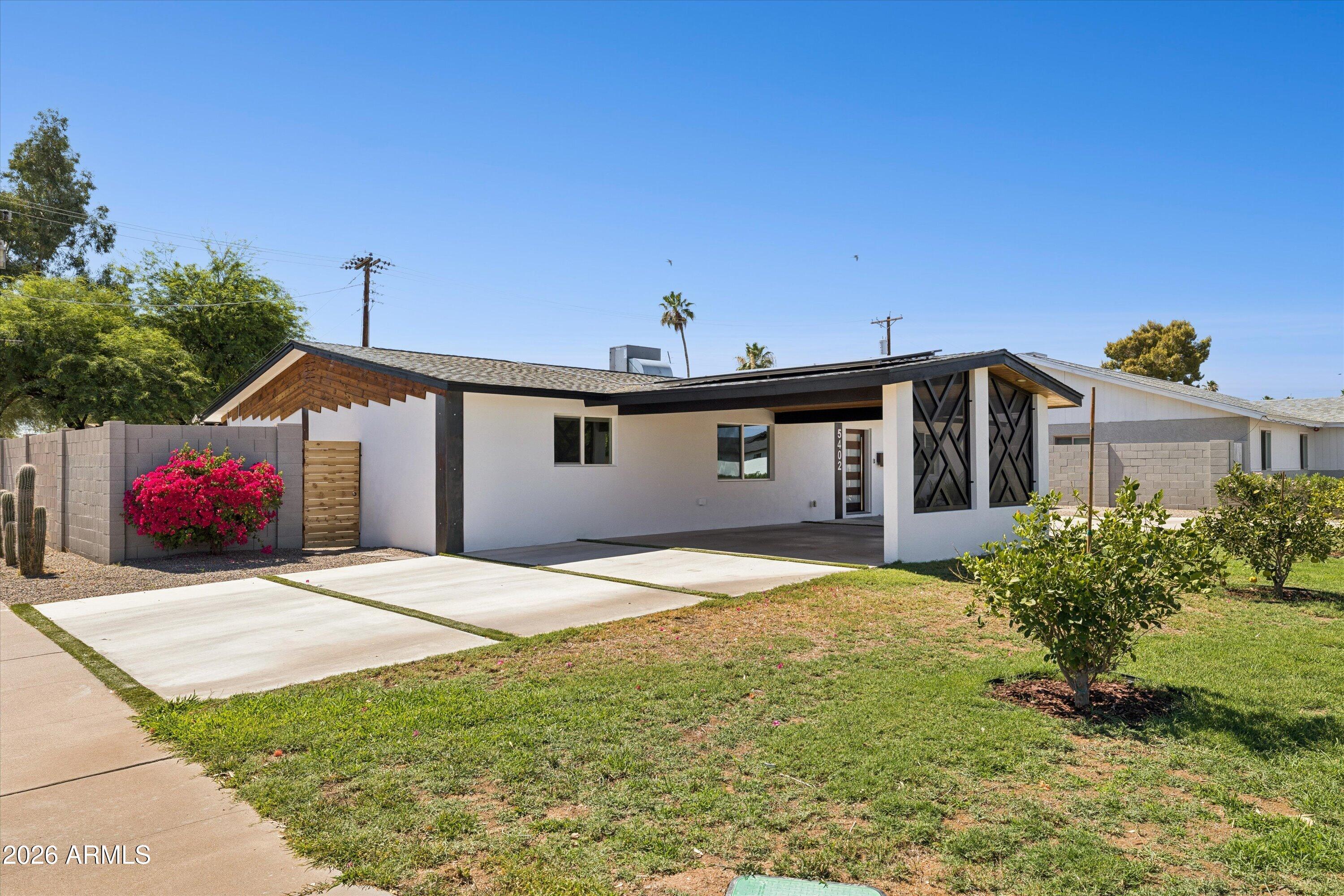 5402 N 82ND Place N