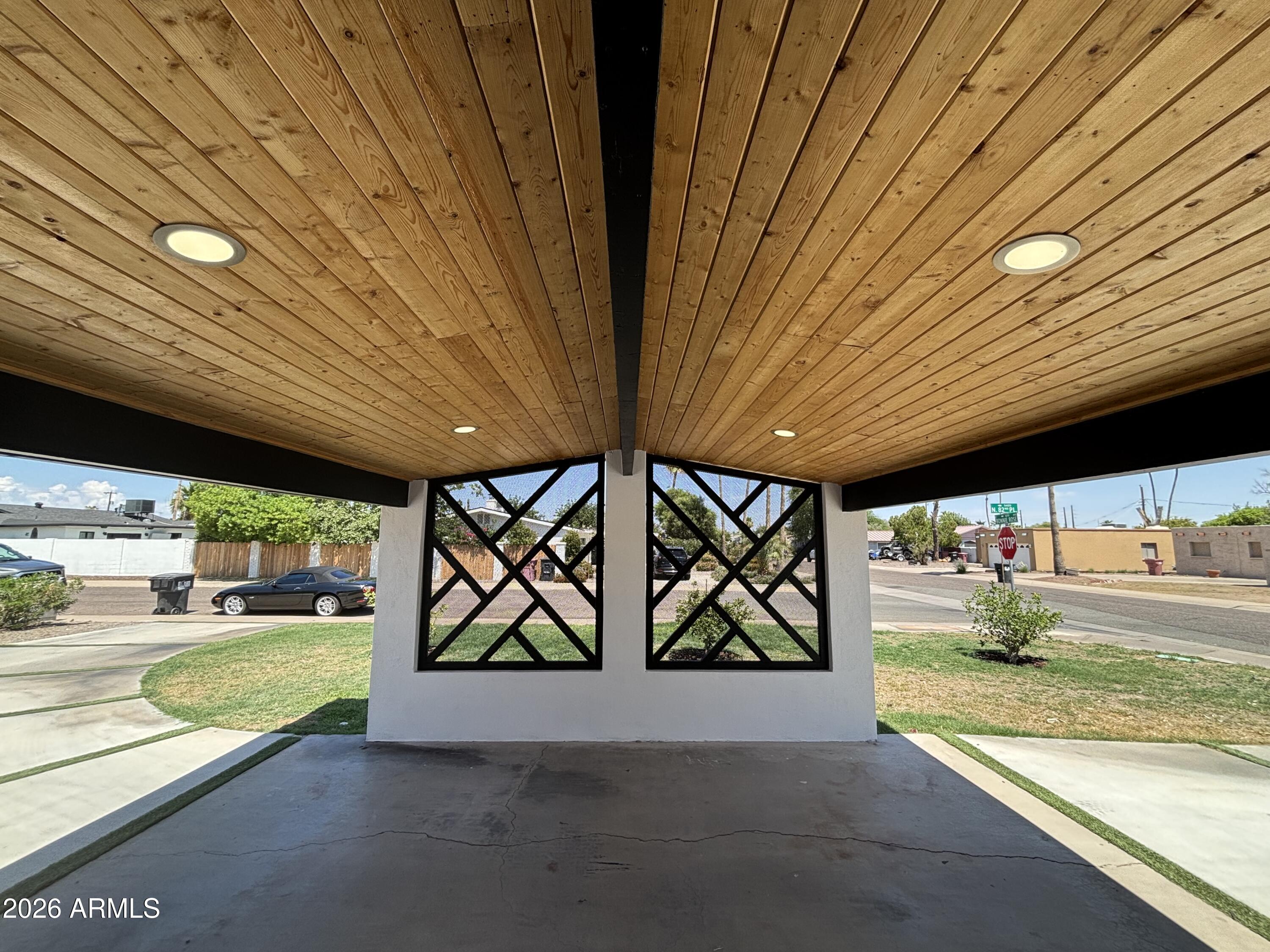 5402 N 82ND Place N