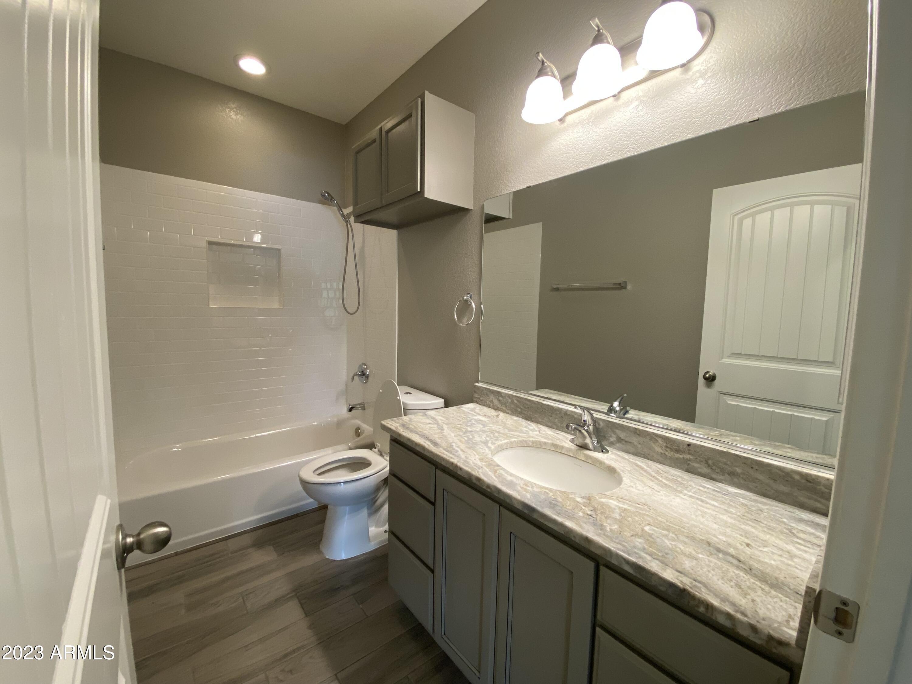 RETREAT PHASE 1 - Residential Lease
